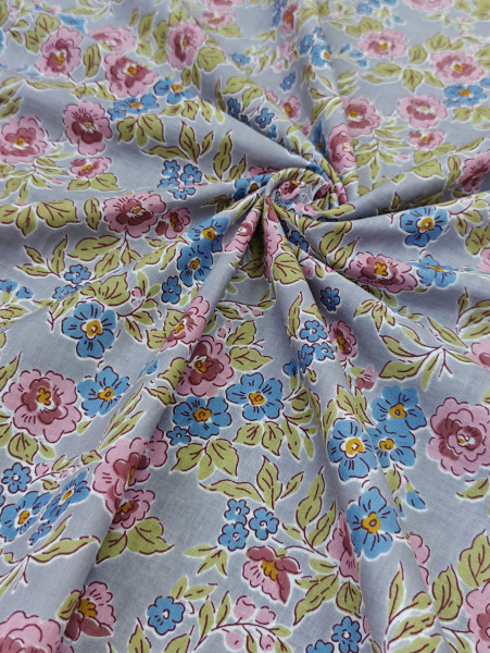 Beautiful Grey-Pink Floral  Printed  Cotton Fabric