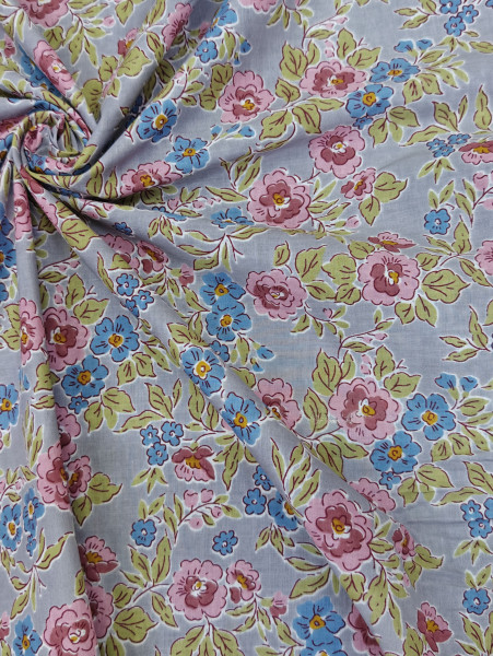 Beautiful Grey-Pink Floral  Printed  Cotton Fabric