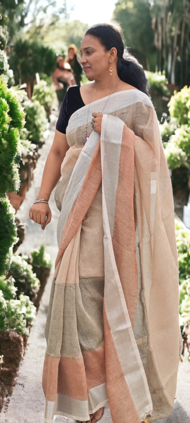 Handloom Linen Multi shaded saree