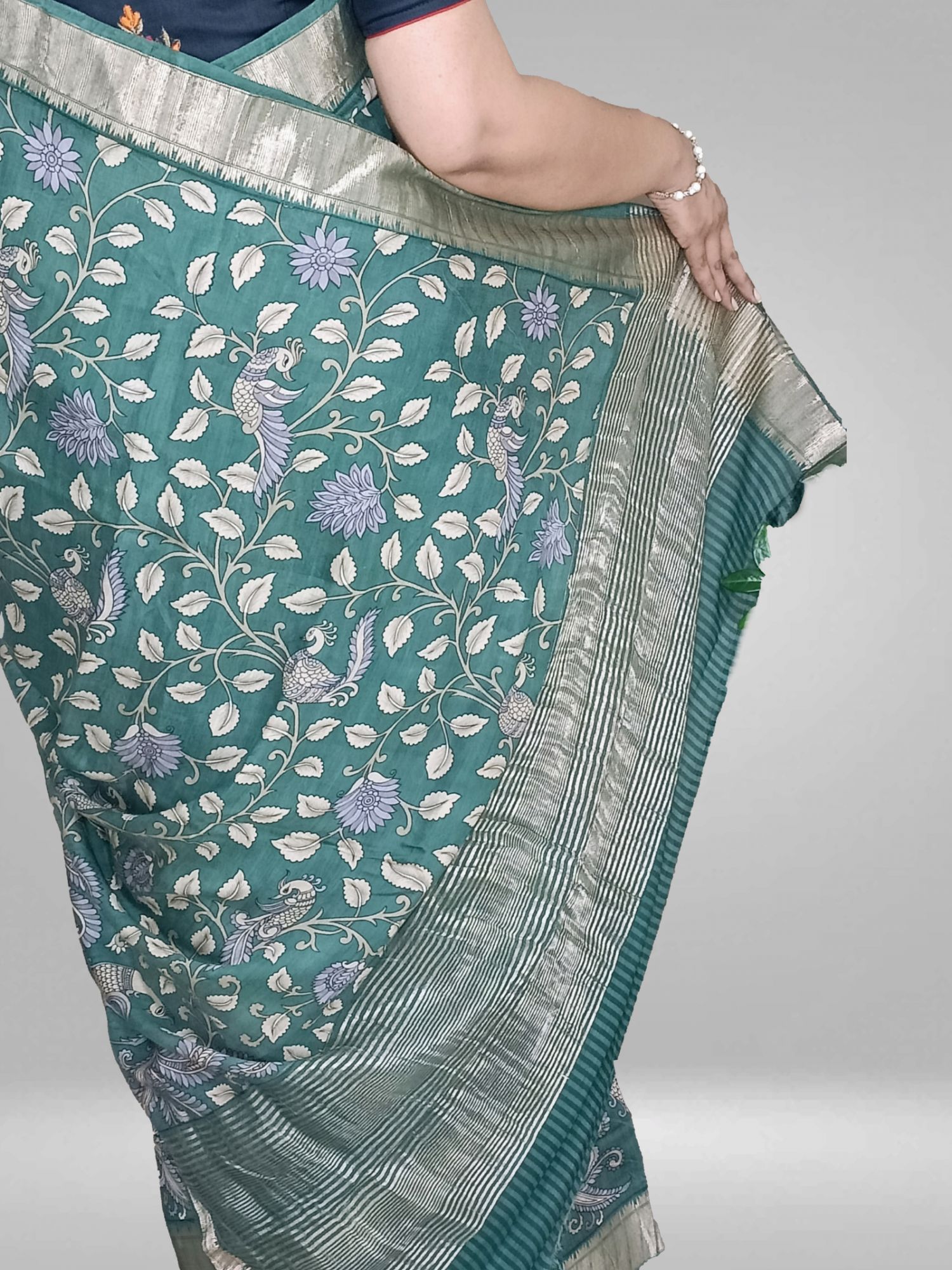 Floral print binni crepe saree