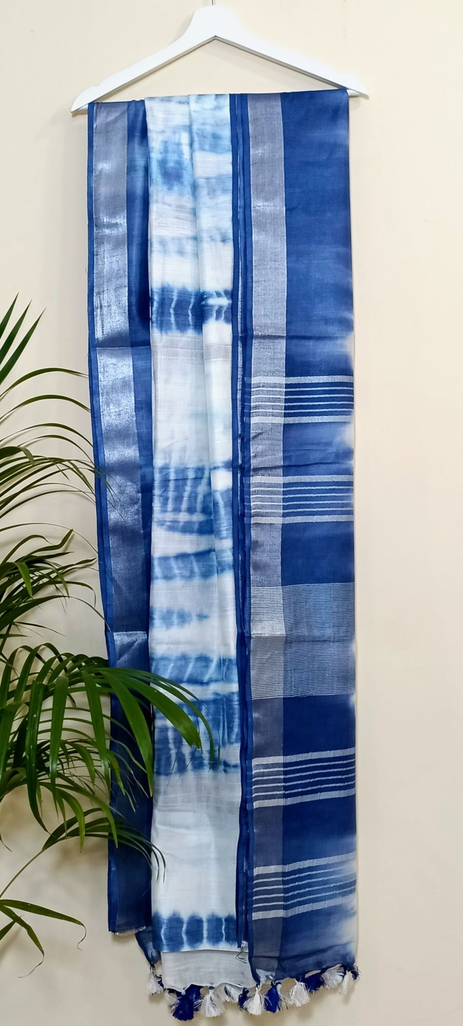 Hand woven semi-linen shibori design saree