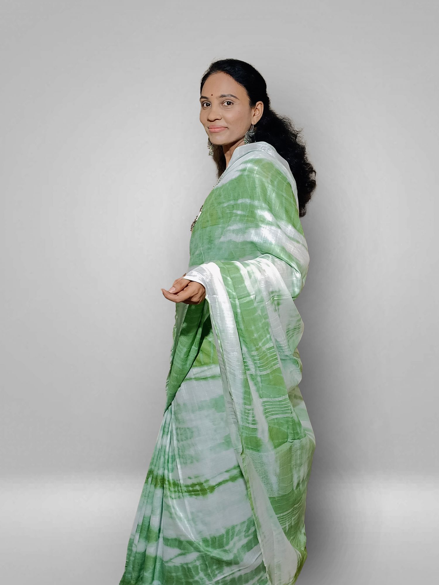 Hand woven semi-linen shibori design saree