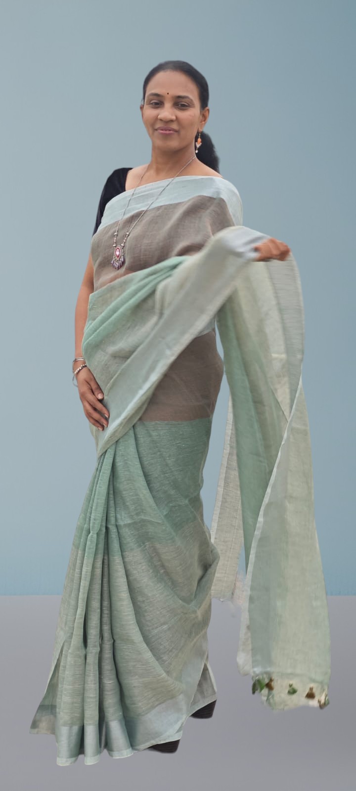 Handloom Linen Multi shaded saree