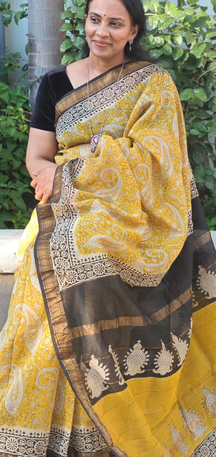 Hand Block Printed Maheshwari silk cotton saree