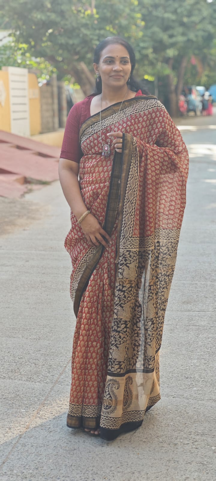 Hand Block Printed Maheshwari silk cotton saree