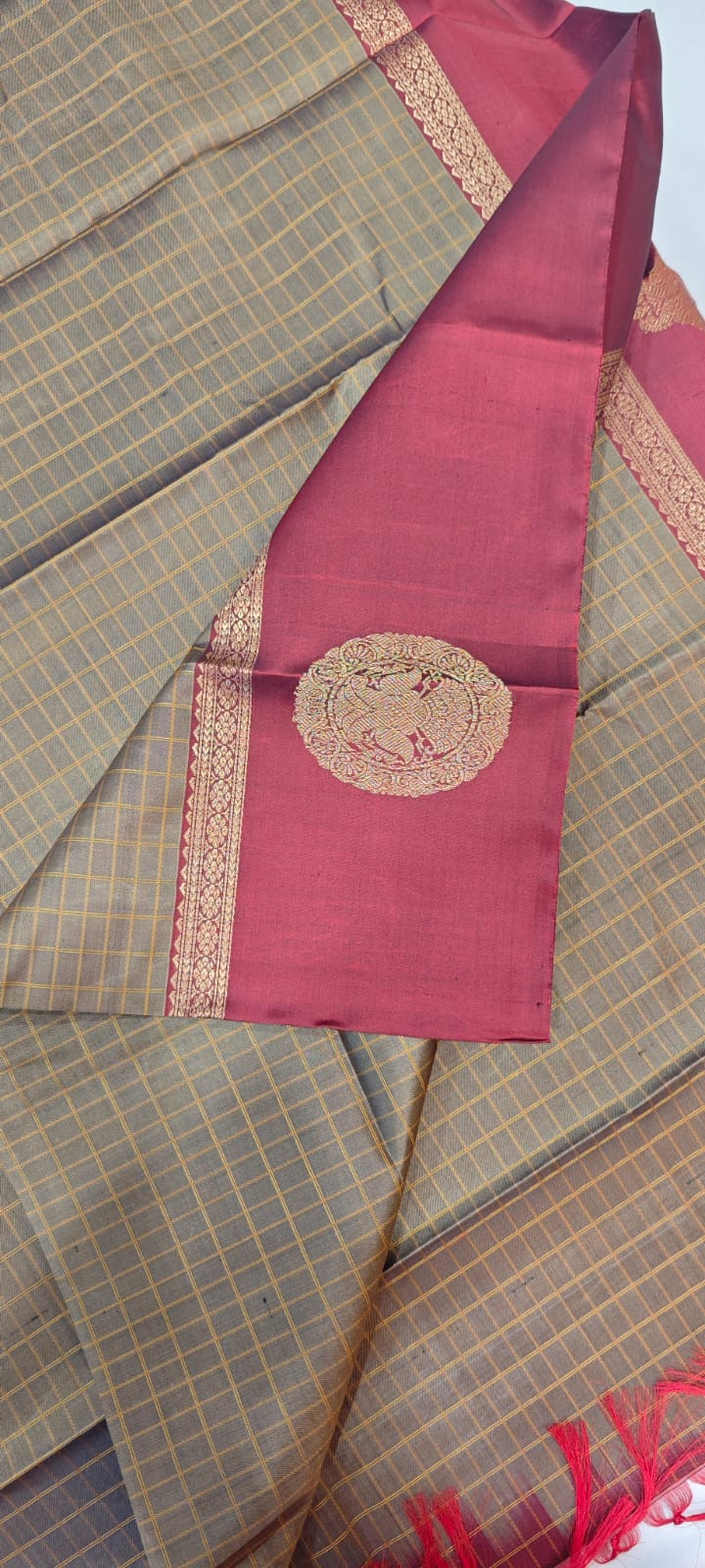 Silver Grey Toned Kattam Pure Kanjivaram Silk Saree