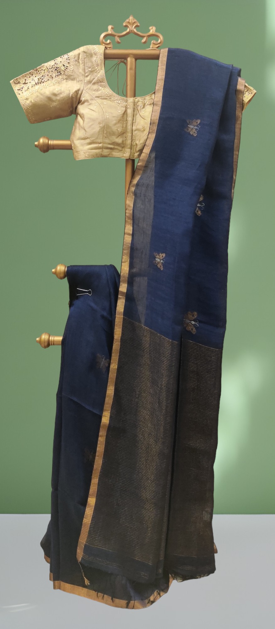 Hand Woven Lenin butterfly zari jamdani saree