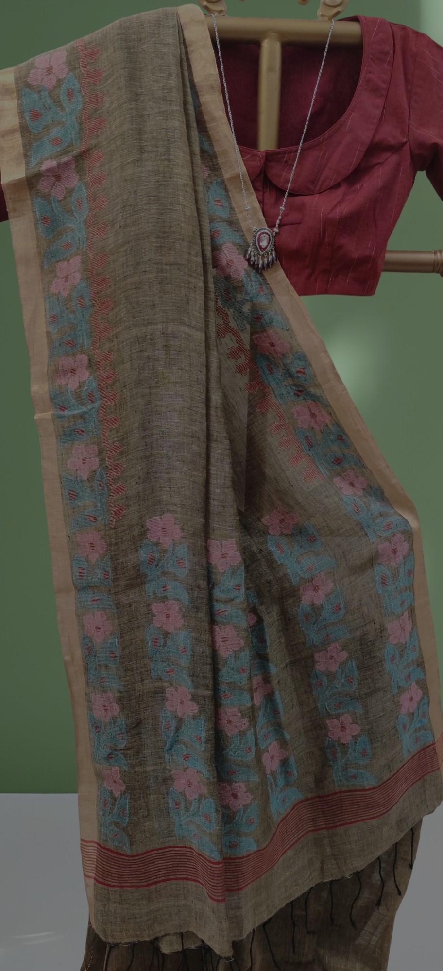 Hand Woven Lenin Jamdani Saree