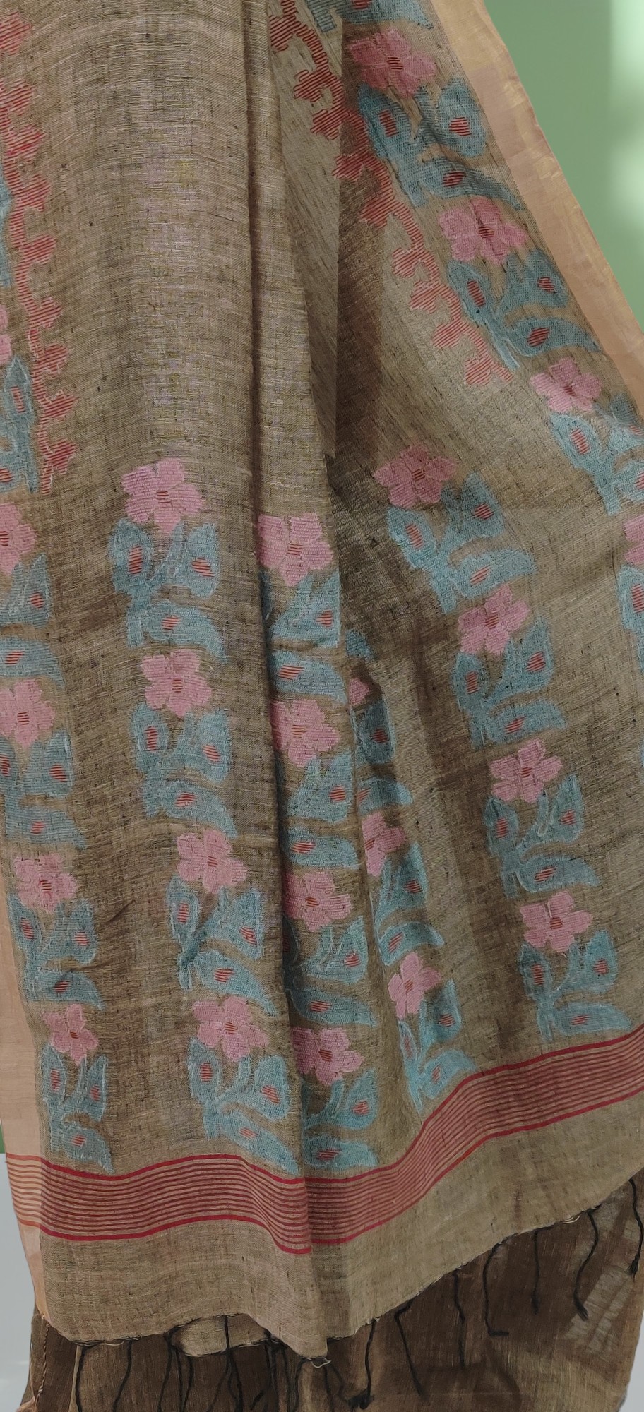 Hand Woven Lenin Jamdani Saree