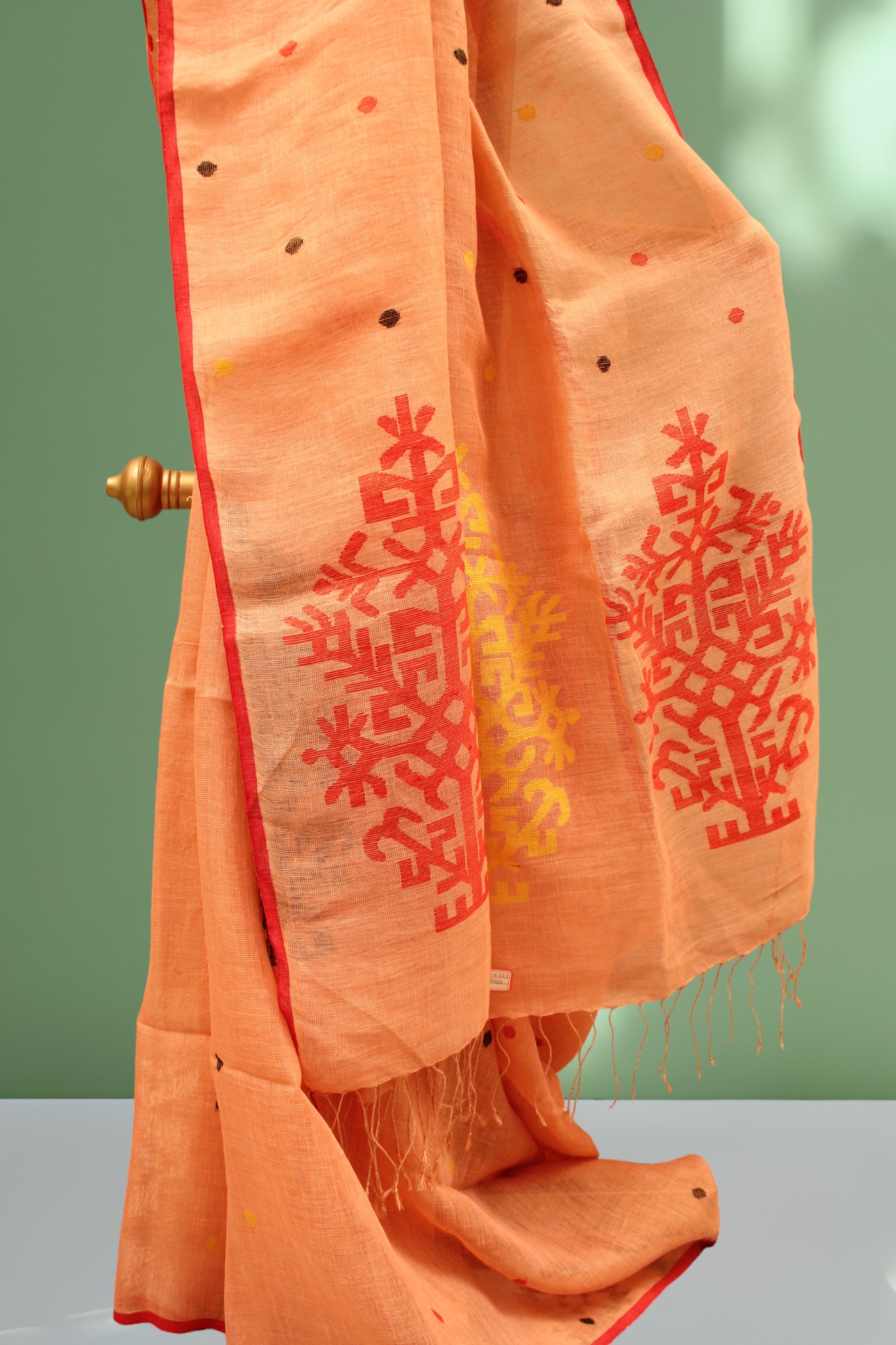 Hand woven Lenin jamdani saree