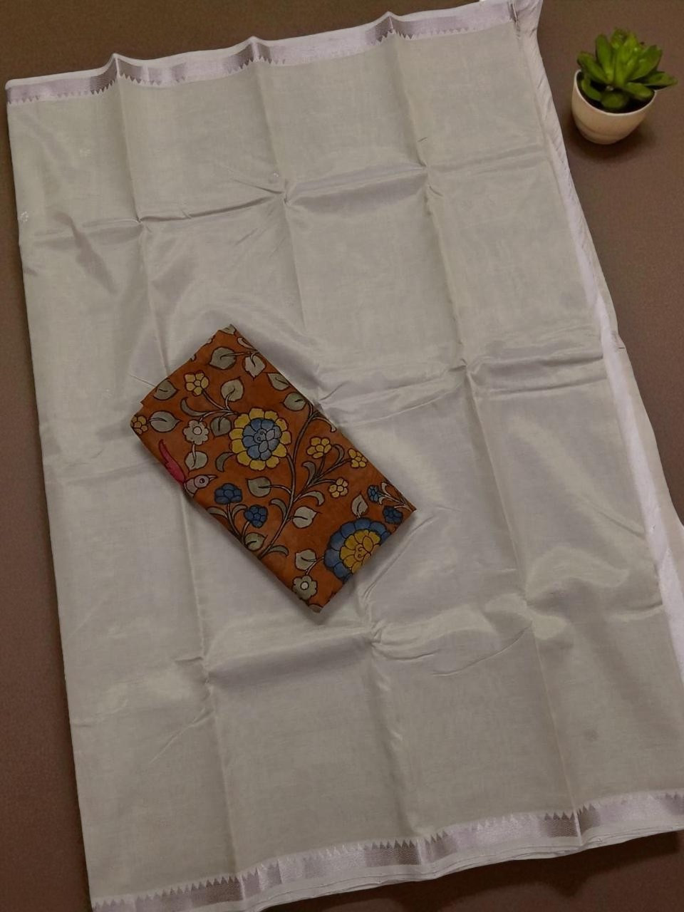 Handwoven Mangalagiri Silk Saree with Pen Kalamkari Blouse