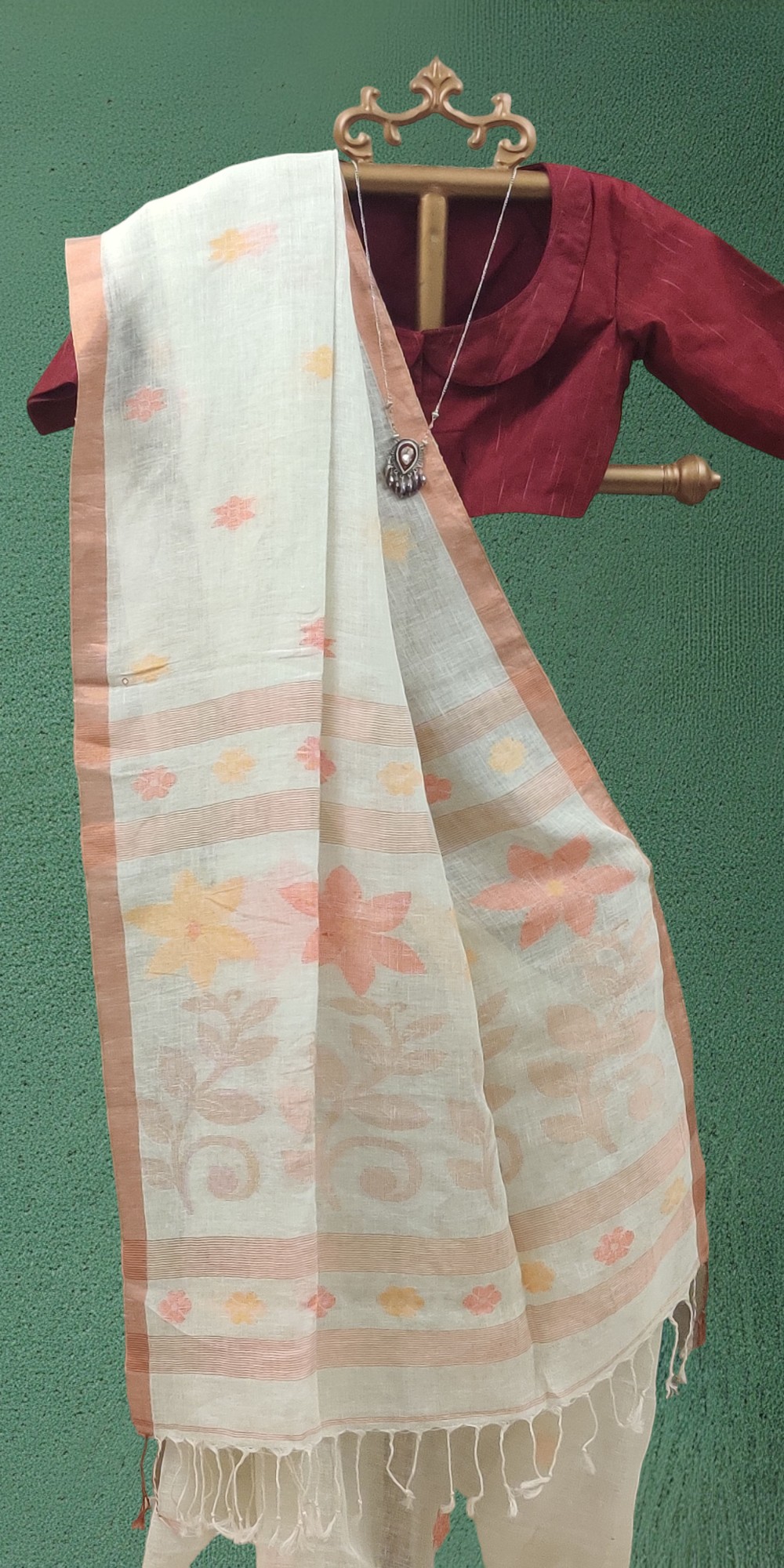Handwoven Lenin jamdani saree