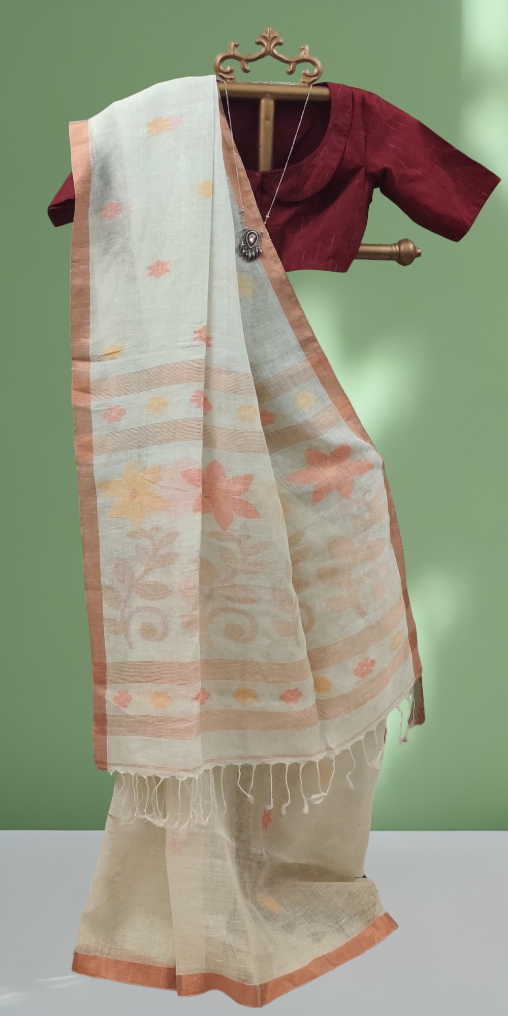Handwoven Lenin jamdani saree