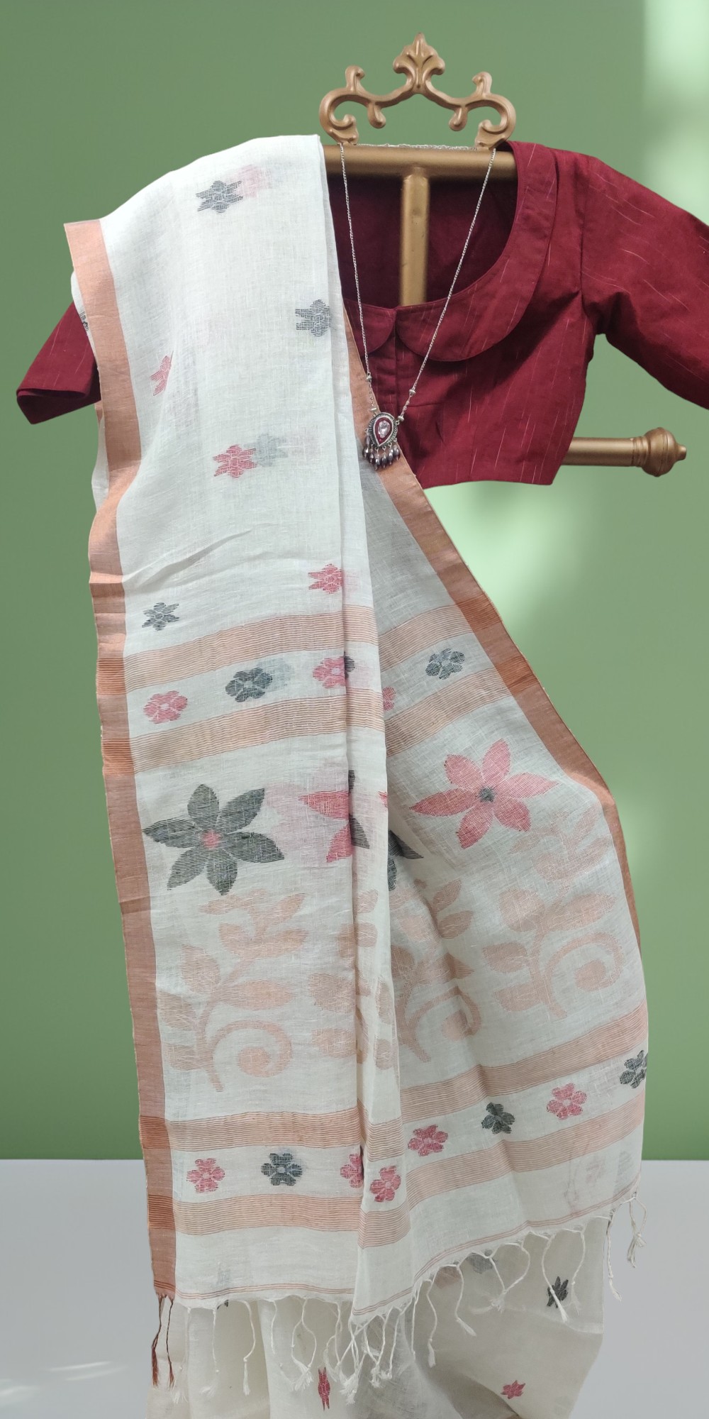 Hand woven Lenin jamdani saree