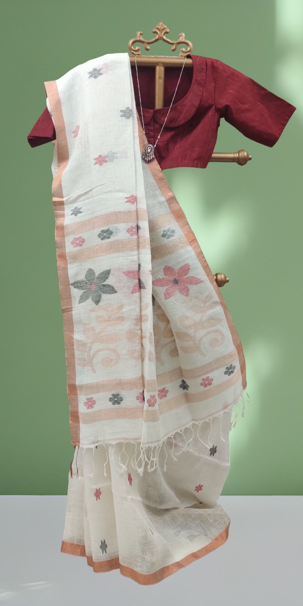 Hand woven Lenin jamdani saree
