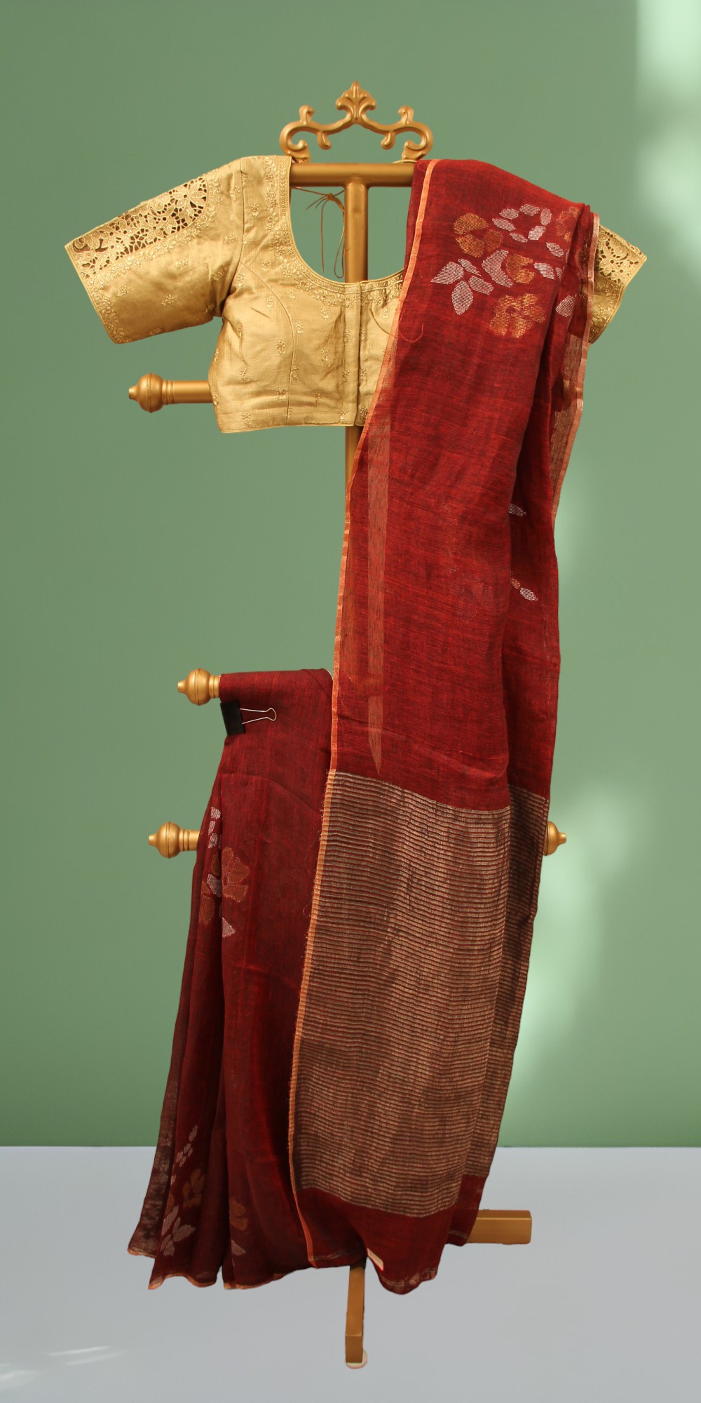 Handwoven Lenin jamdani saree