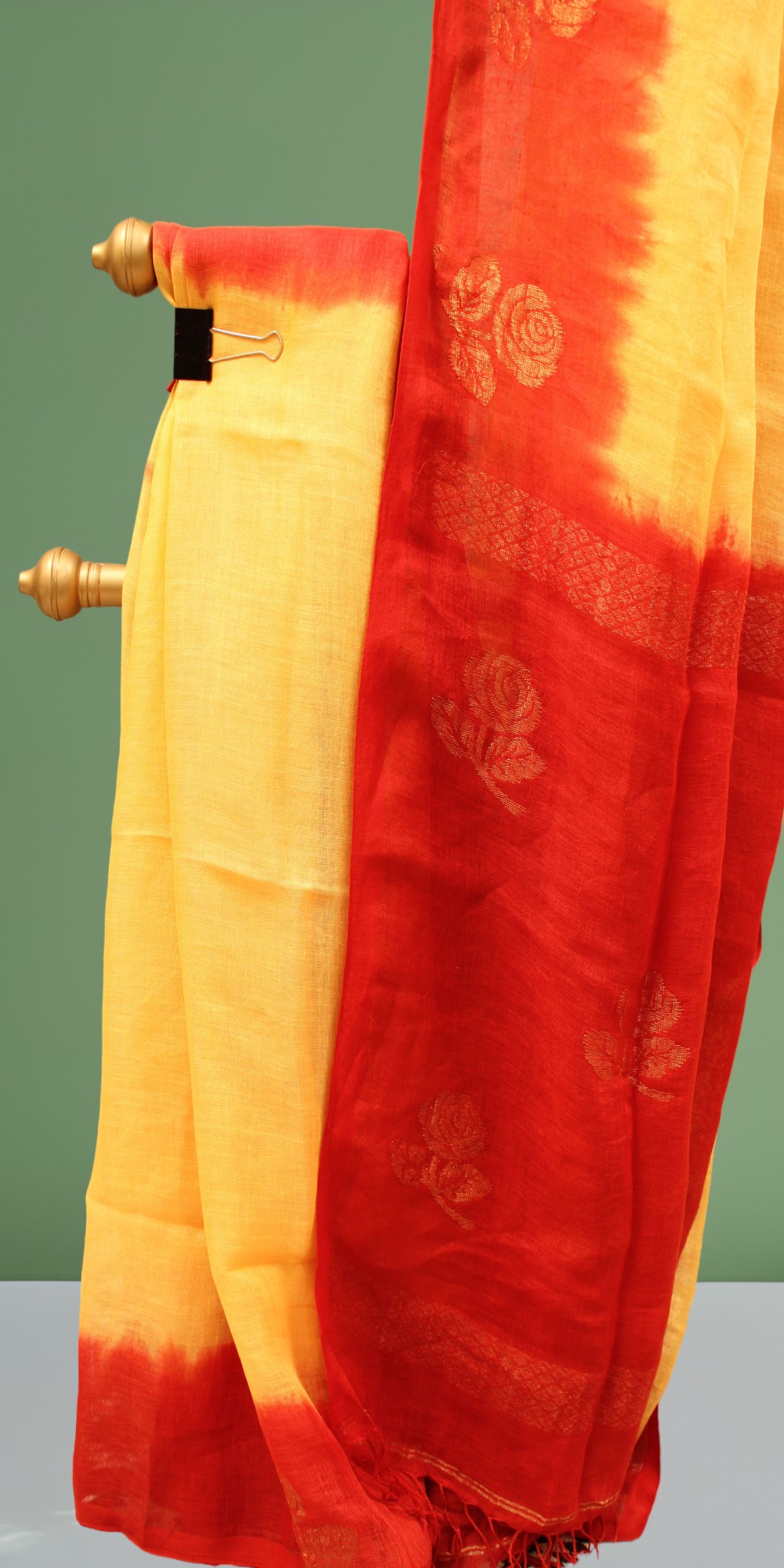 Handwoven Lenin jamdani saree