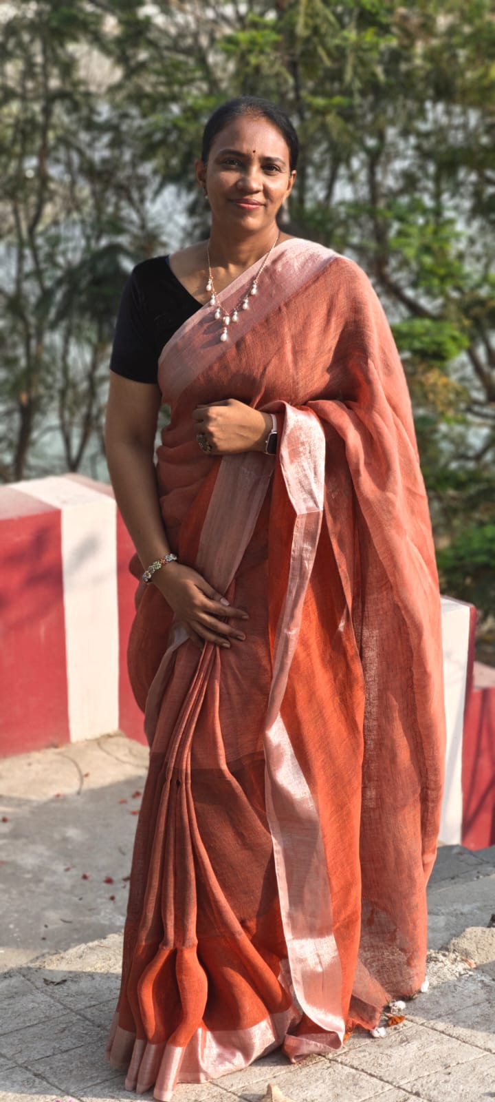 Handloom Linen Multi shaded saree