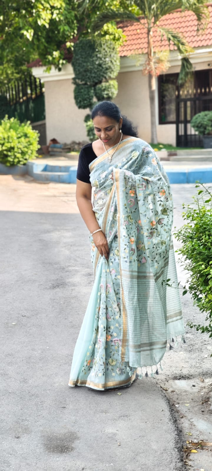 Linen Embroidery saree
