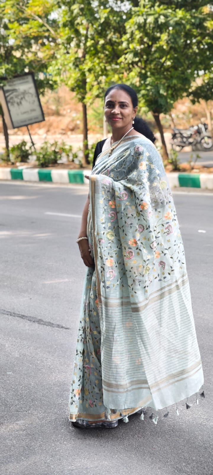 Linen Embroidery saree