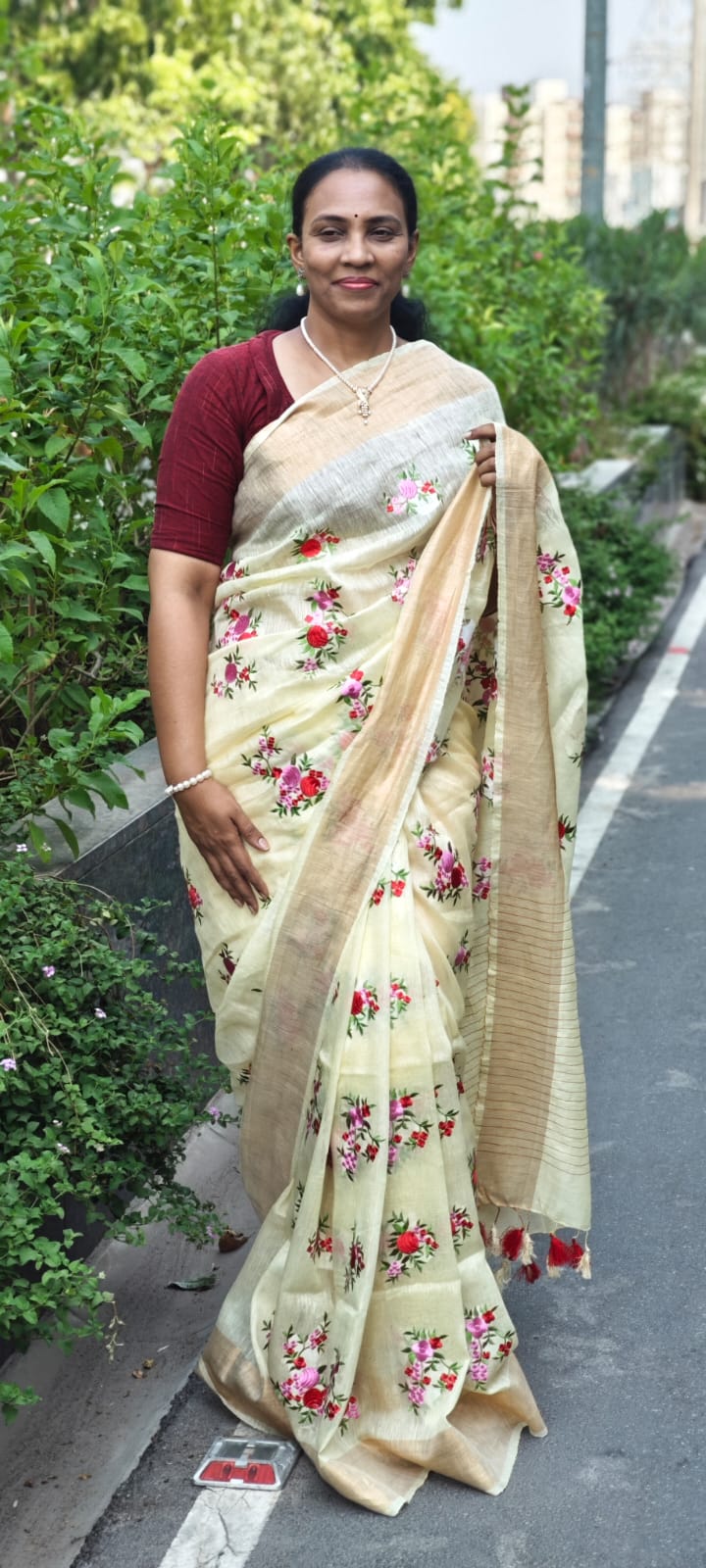 Linen Embroidery saree