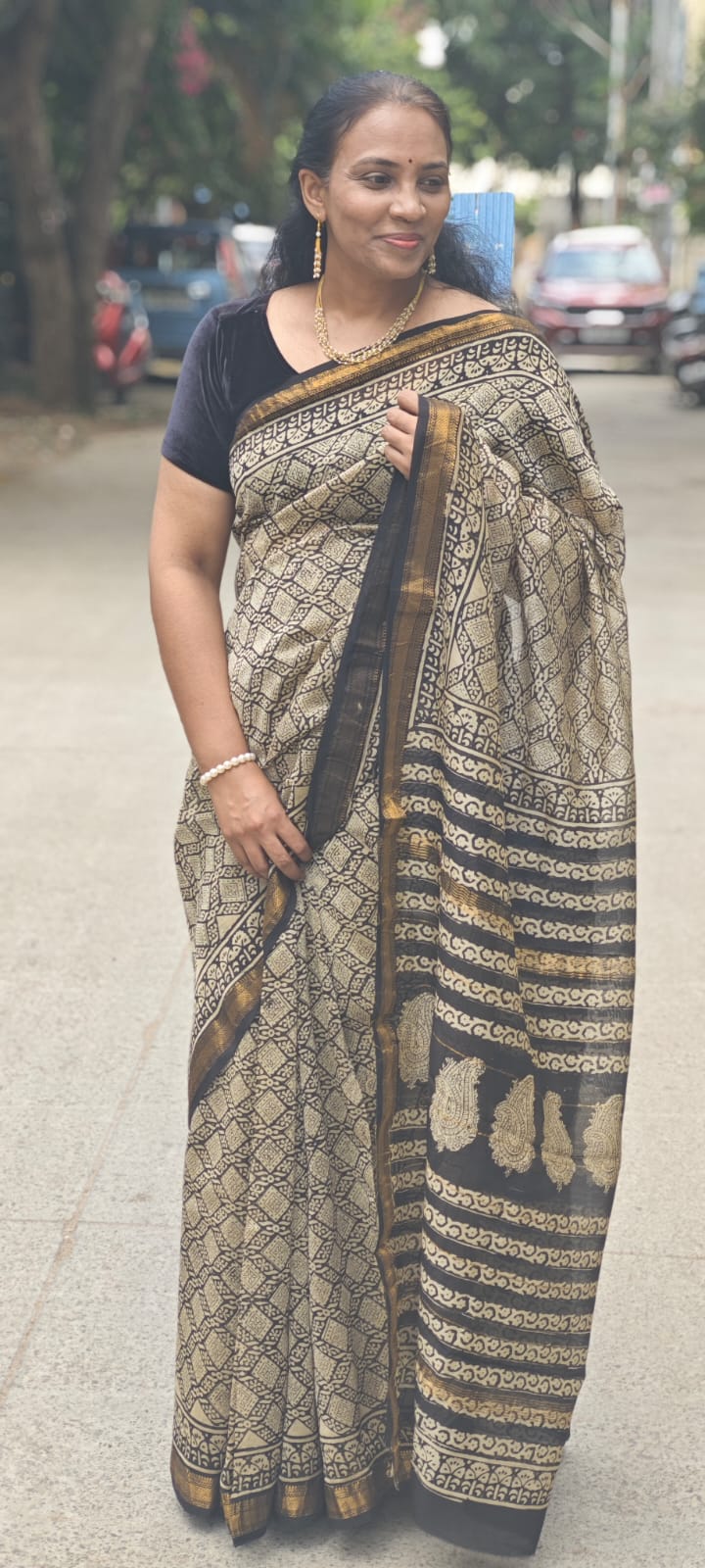 Hand Block Printed Maheshwari silk cotton saree