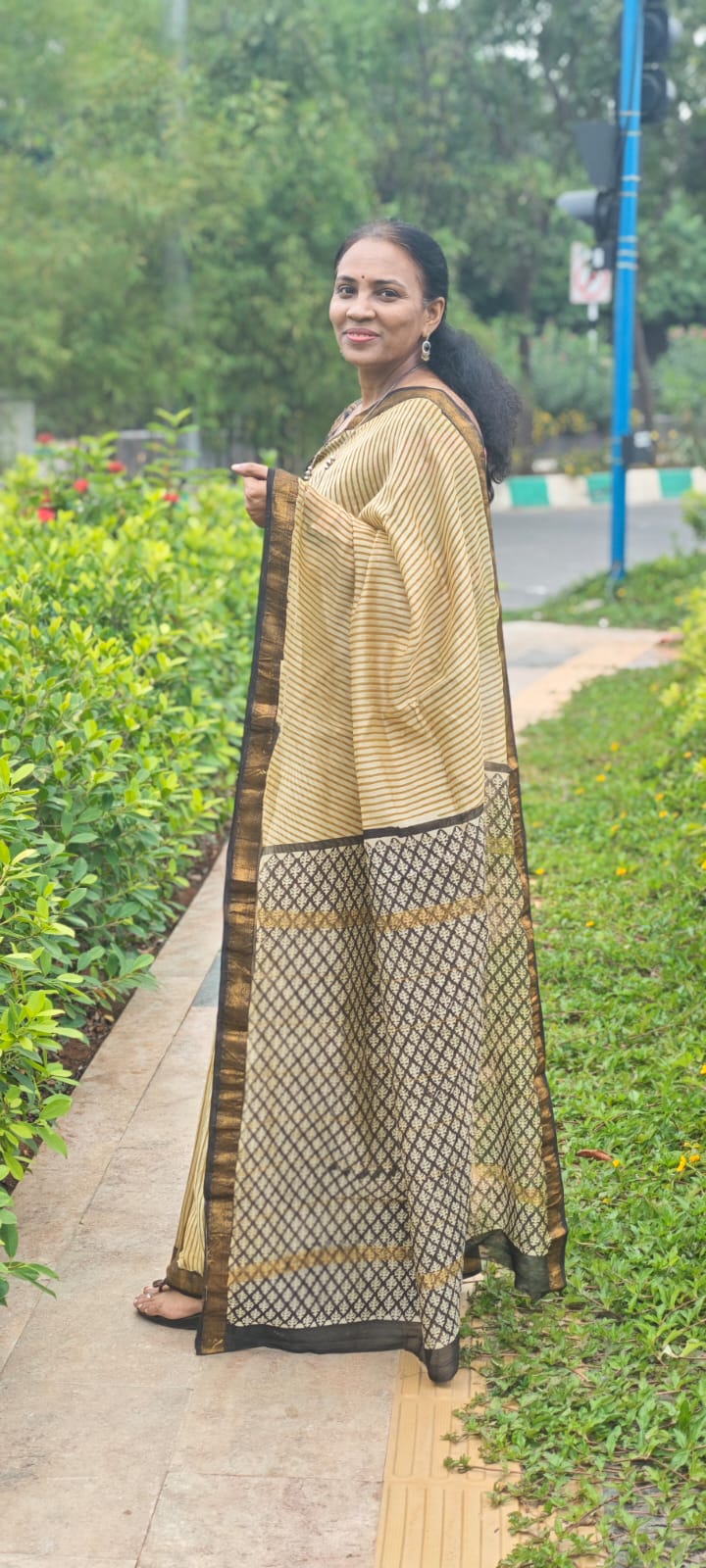 Hand Block Printed Maheshwari silk cotton saree
