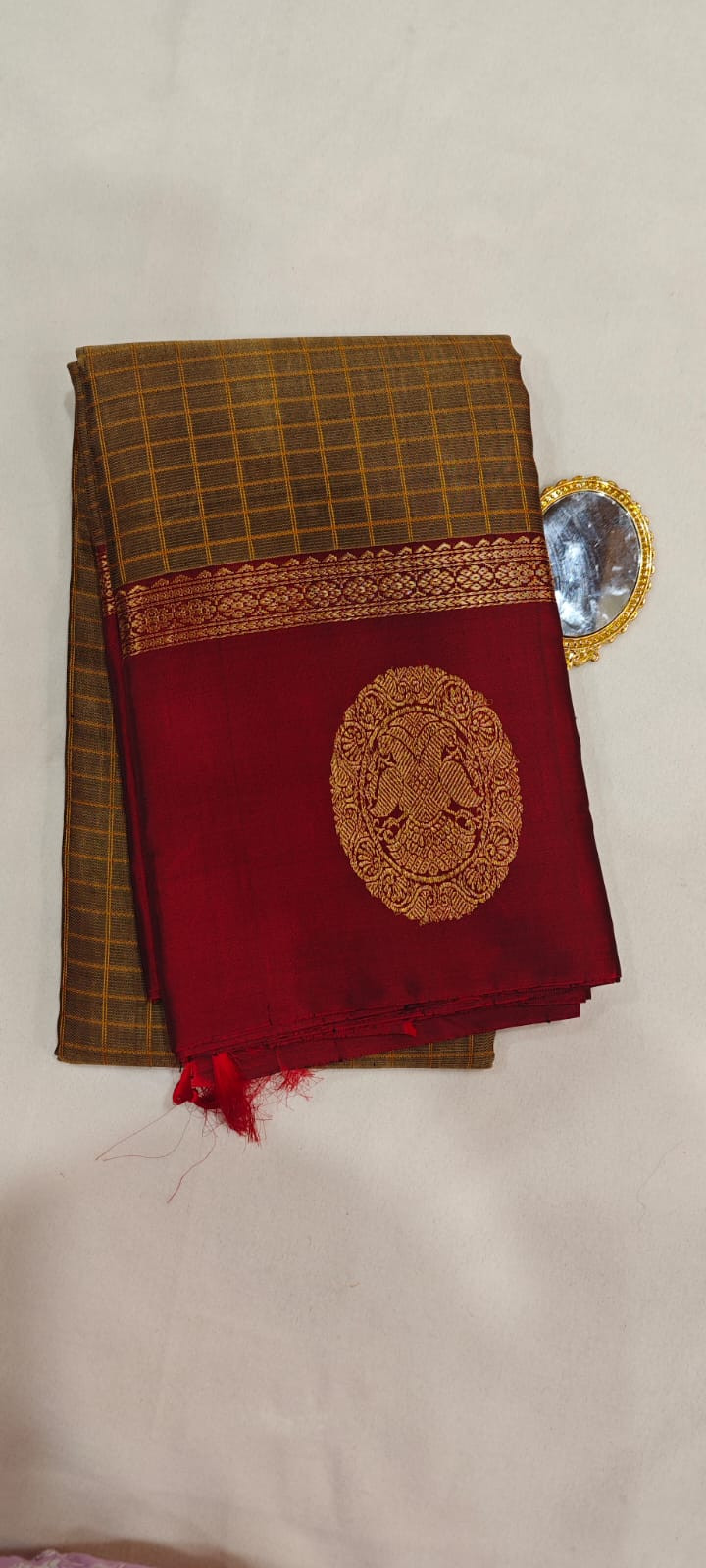 Silver Grey Toned Kattam Pure Kanjivaram Silk Saree