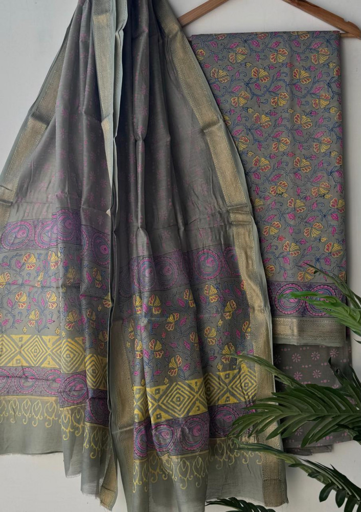 Image of Handcrafted Maheswari Silk Cotton Suit Set
