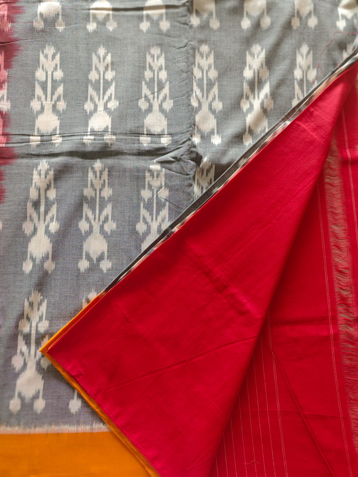 Handwoven Ikkat Pochampally Cotton Saree