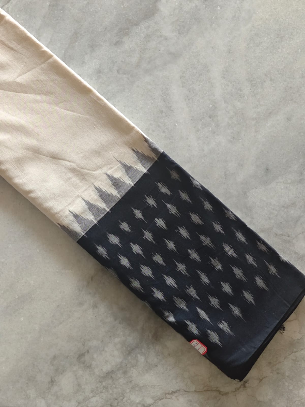 Handwoven Ikkat Pochampally Cotton Saree