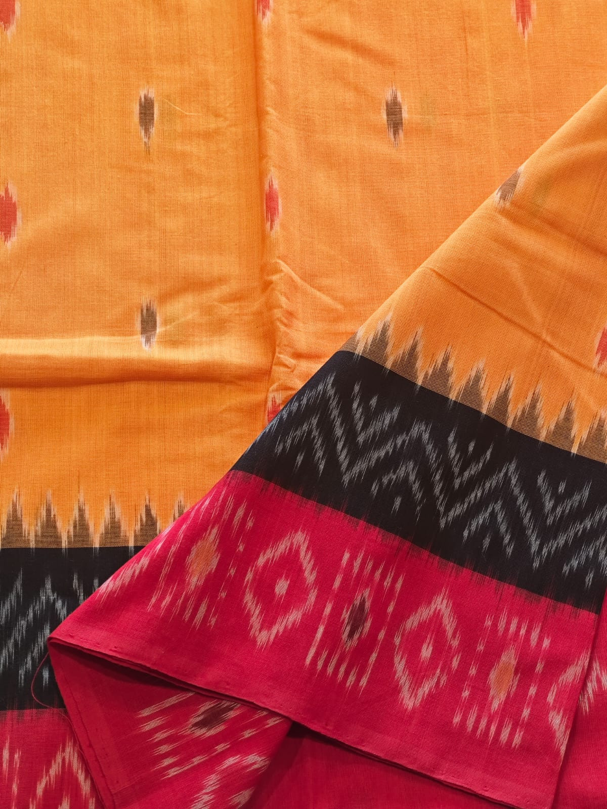 Handwoven Ikkat Pochampally Cotton Saree