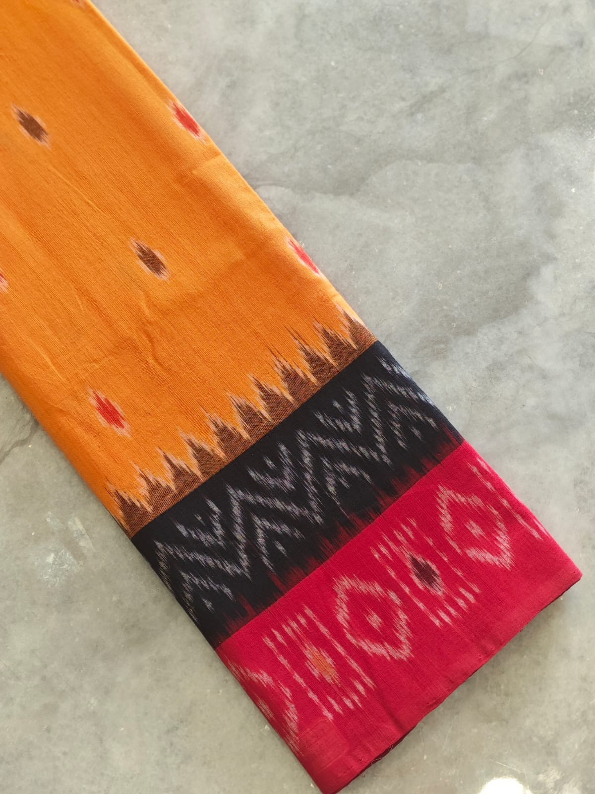 Handwoven Ikkat Pochampally Cotton Saree