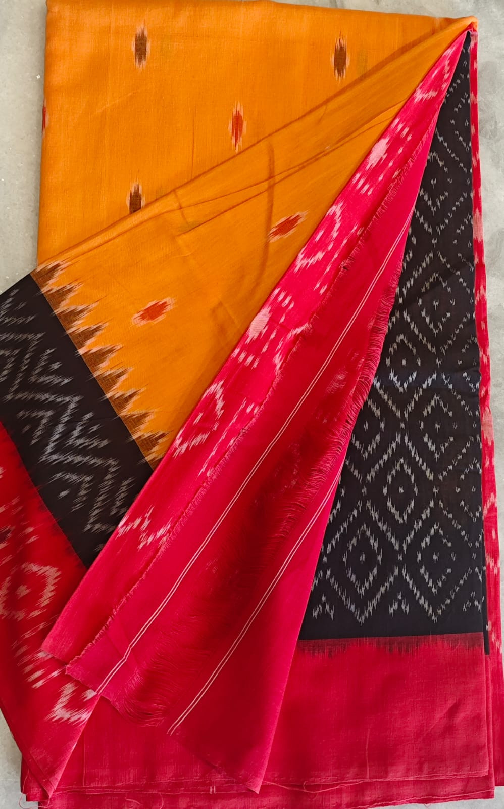 Handwoven Ikkat Pochampally Cotton Saree