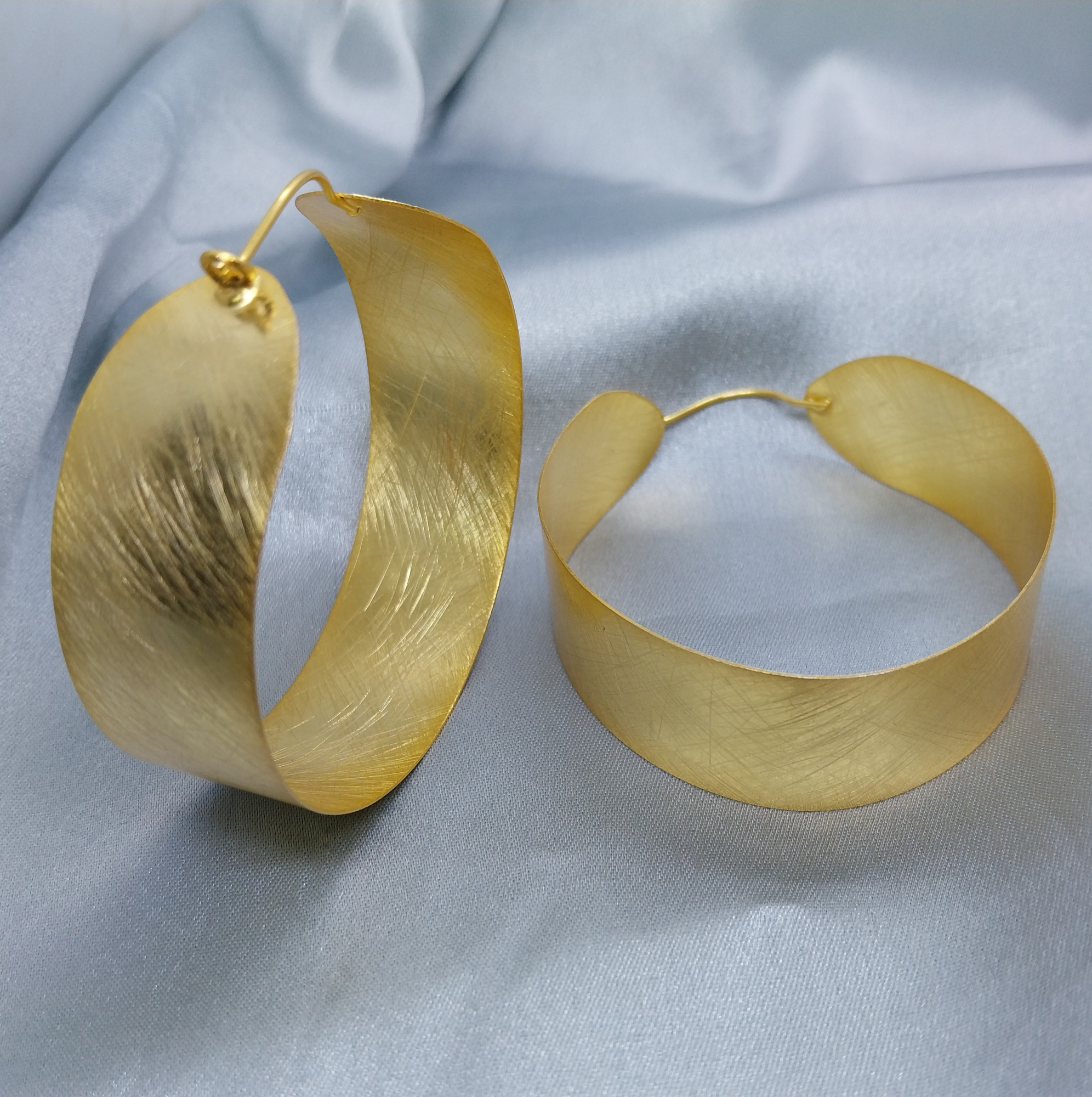 VATAVE 22k GOLD PLATED BRASS EARRING BIG SIZE FOR GIRLS AND WOMEN