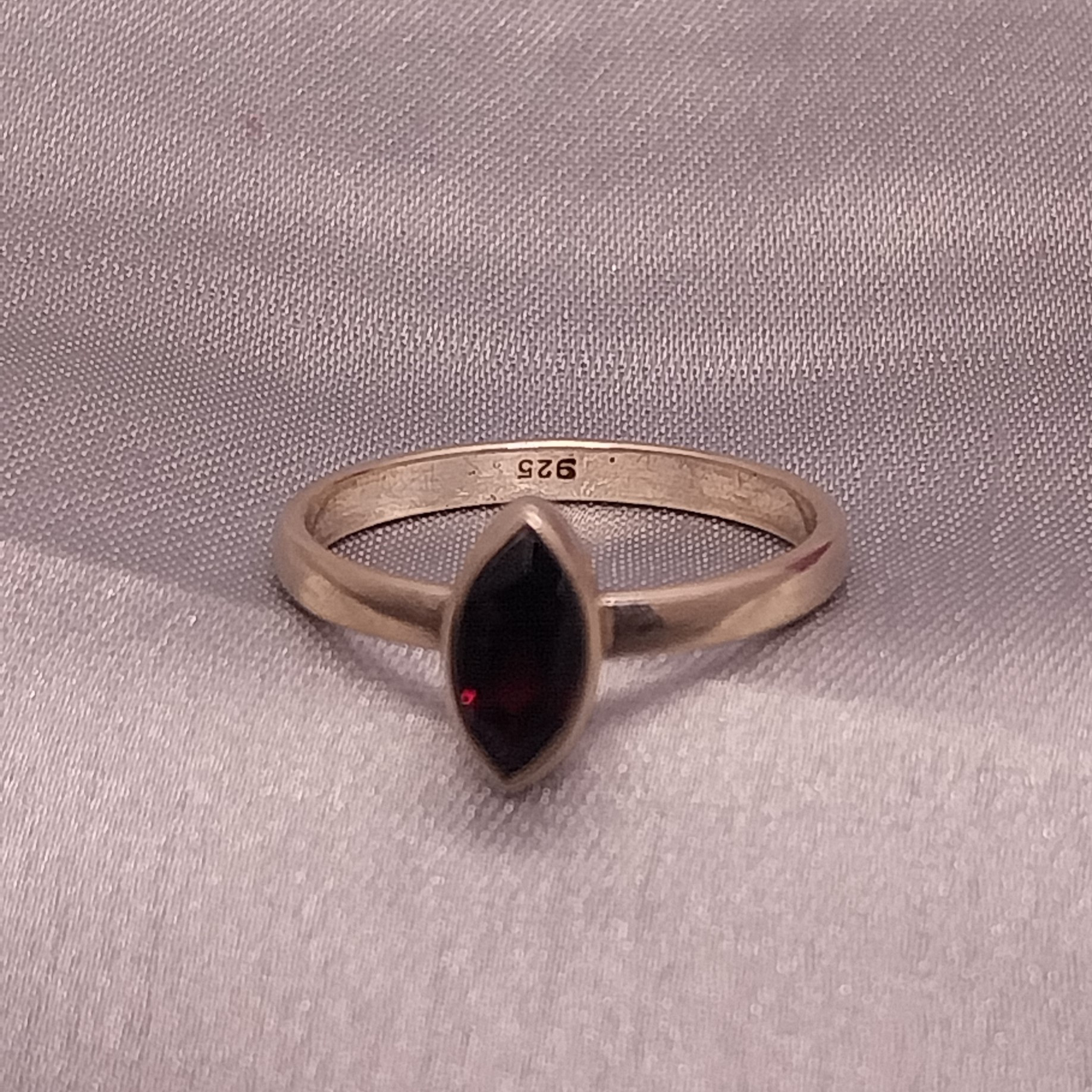 VATAVE 925 SILVER RING WITH GARNET GENSTONE FOR GIRLS AND WOMEN