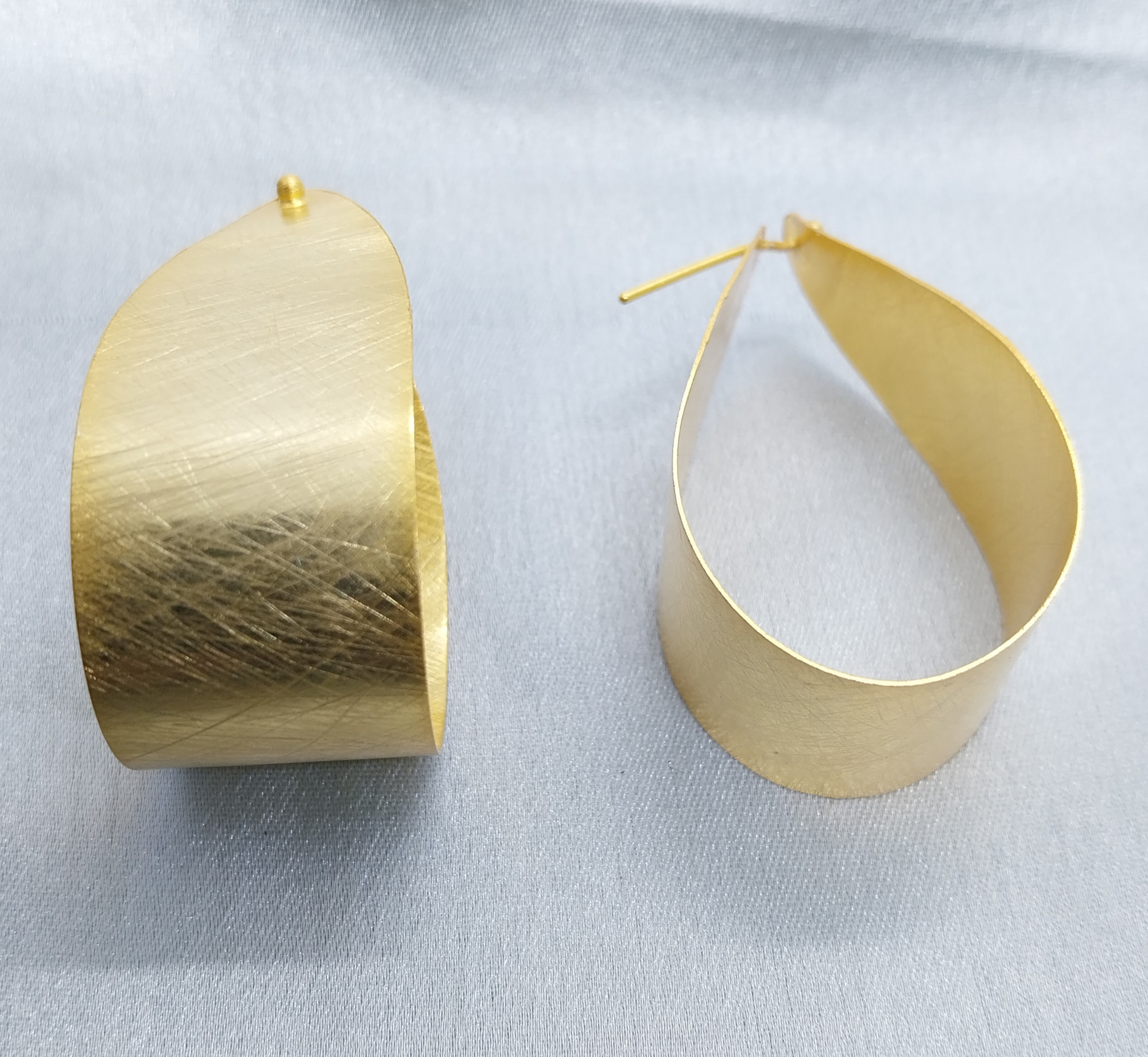 VATAVE 22k GOLD PLATED TILAK SHAPE BRASS EARRING FOR GIRLS