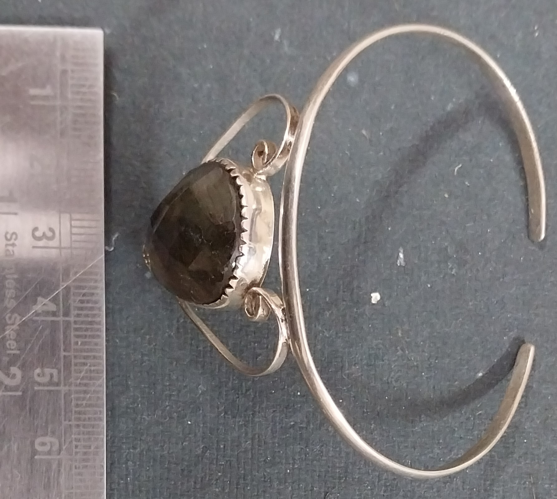 Vatave 925 silver braclet with laboride gemstone