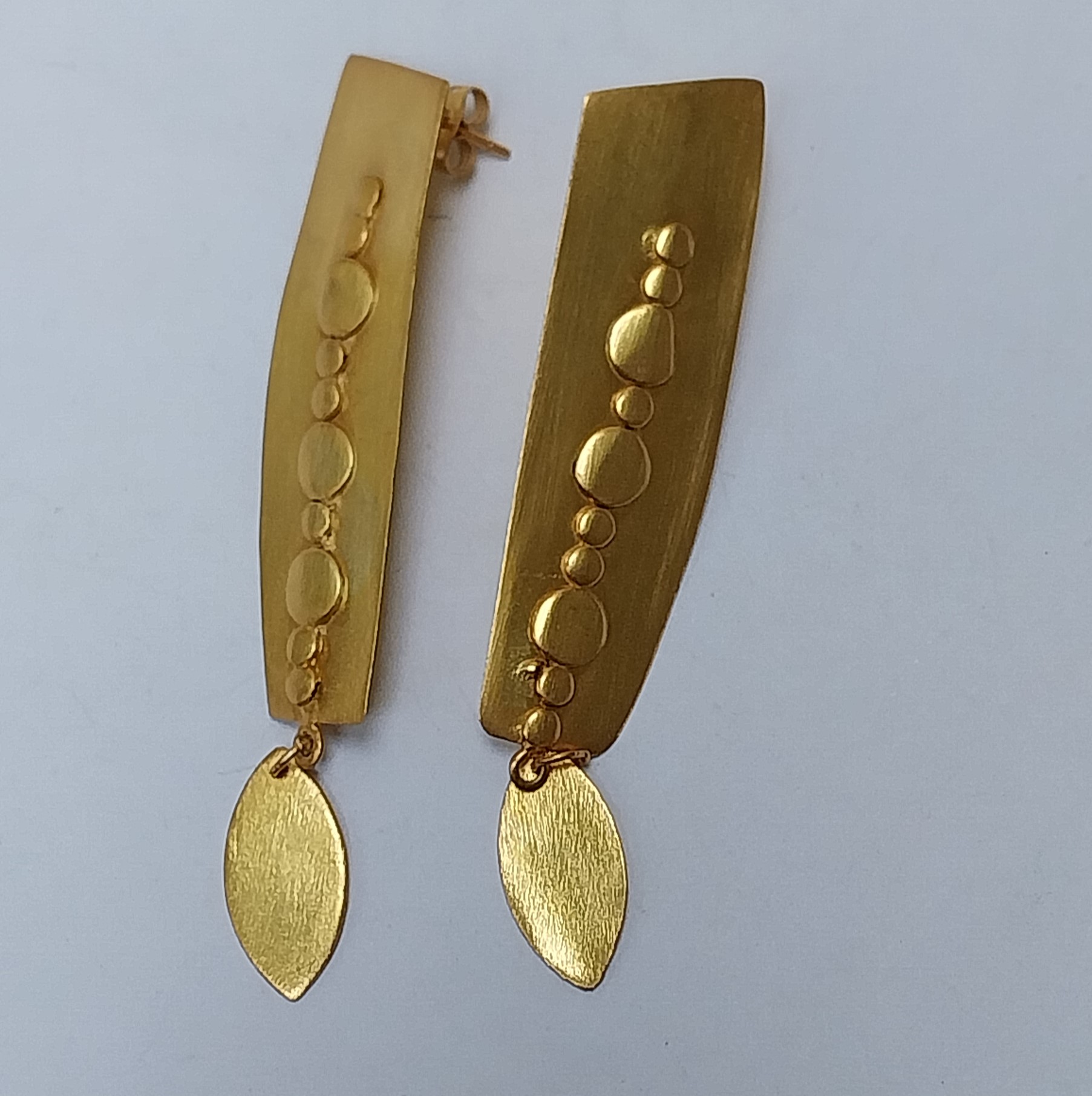 VATAVE 22k GOLD PLATED BRASS JEWELRY EARRING LONG SHAPE FOR GIRLS AND WOMEN