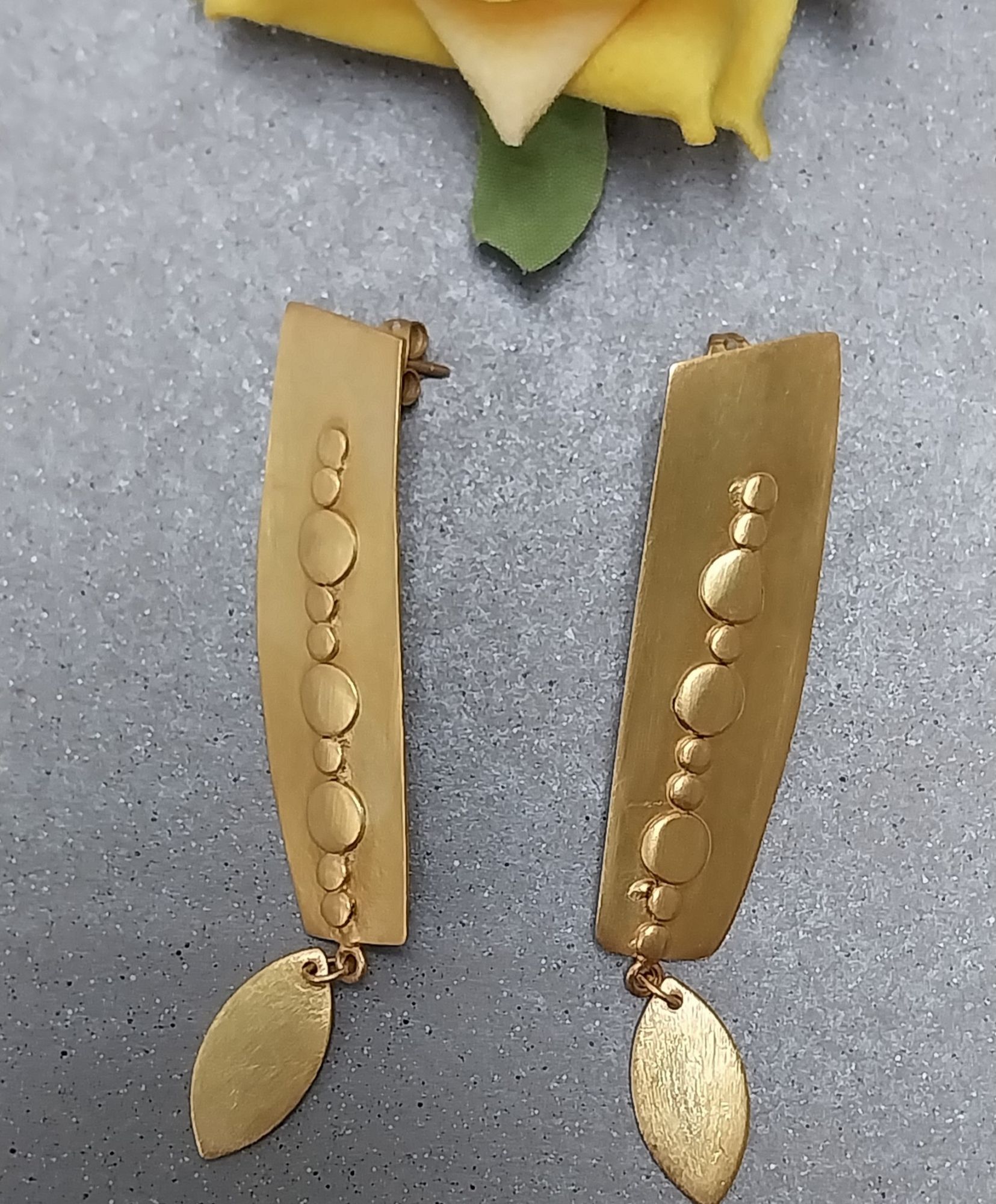 VATAVE 22k GOLD PLATED BRASS JEWELRY EARRING LONG SHAPE FOR GIRLS AND WOMEN