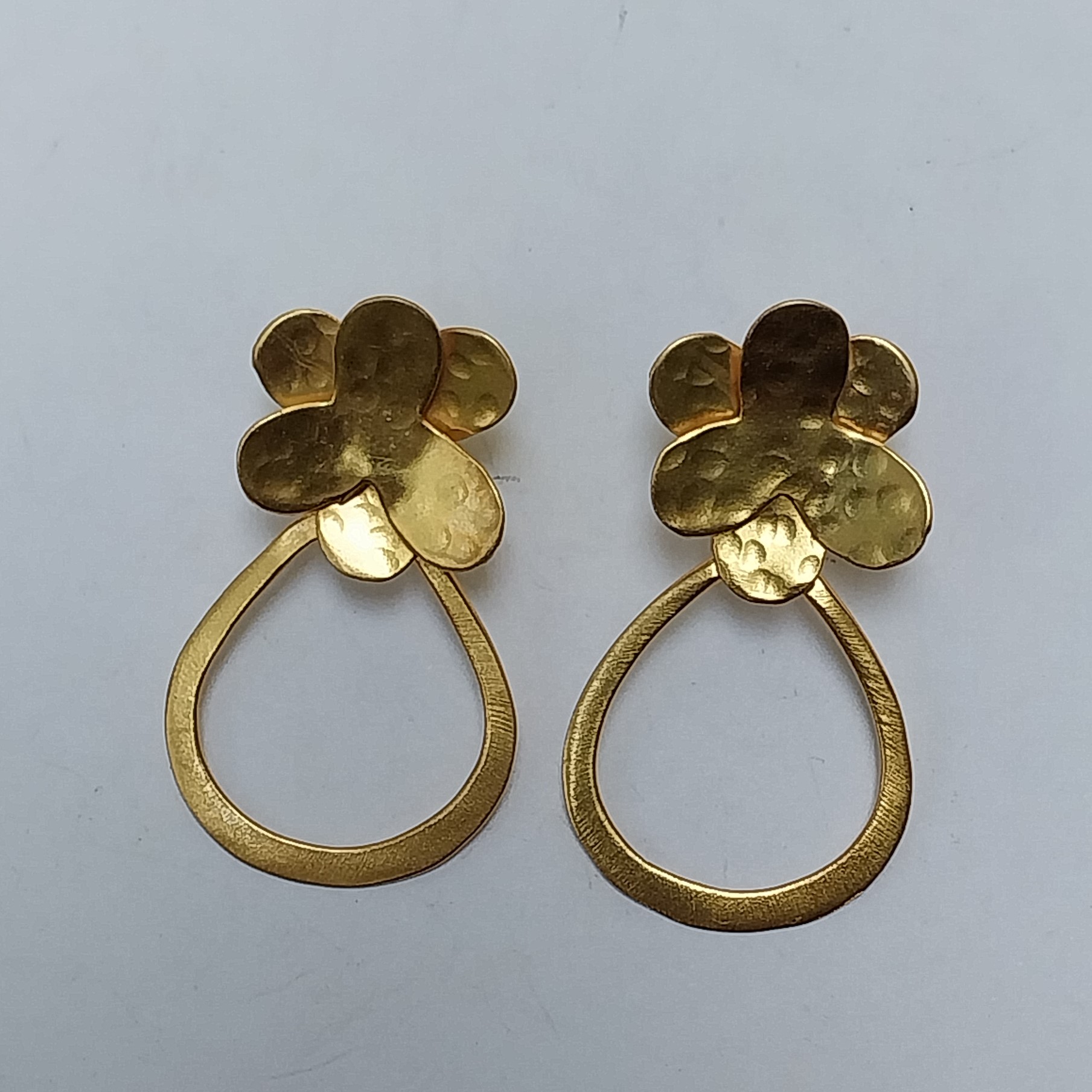 VATAVE FLOWER 22k GOLD PLATED BRASS EARRING FOR GIRLS AND WOMEN