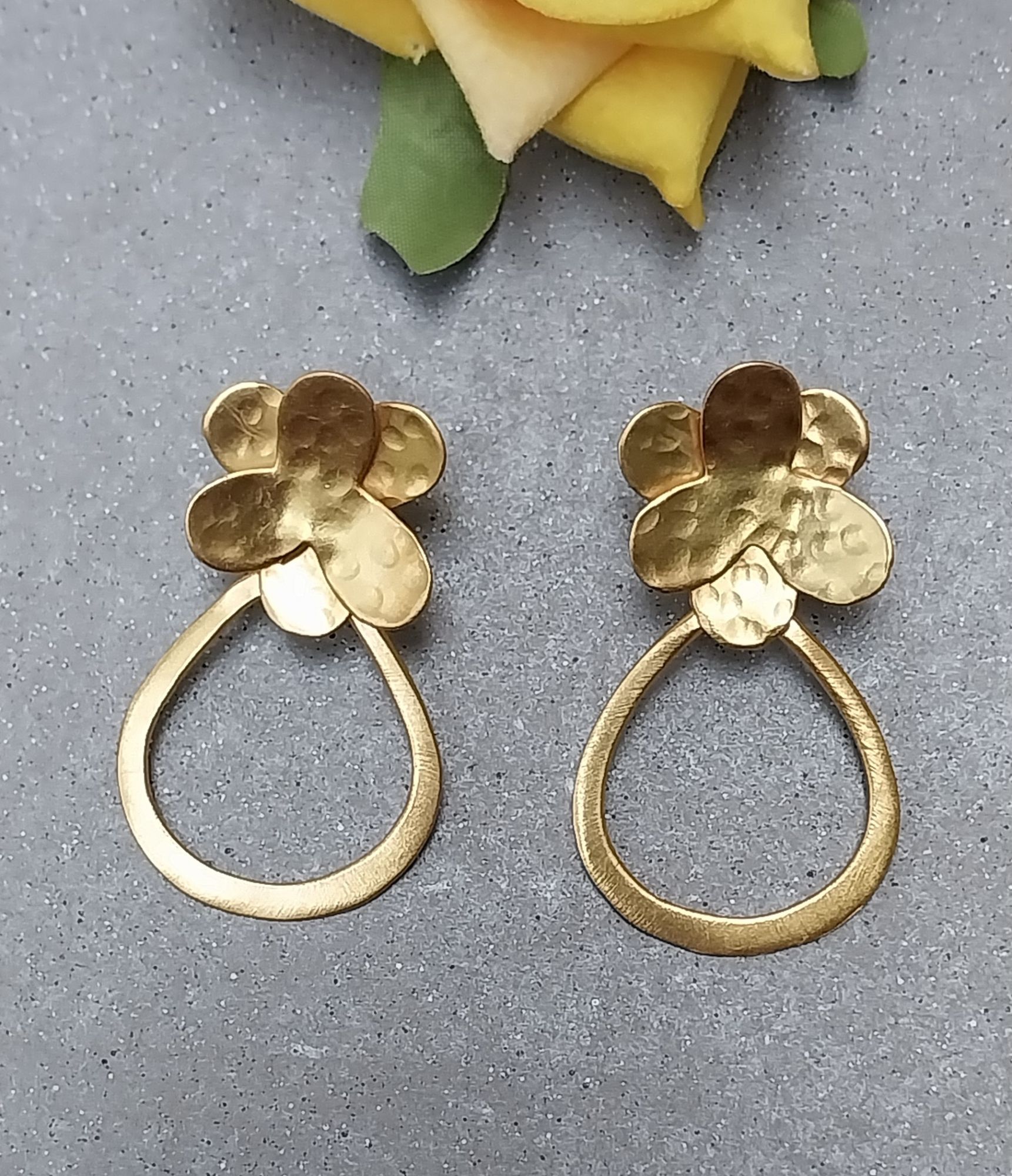 VATAVE FLOWER 22k GOLD PLATED BRASS EARRING FOR GIRLS AND WOMEN