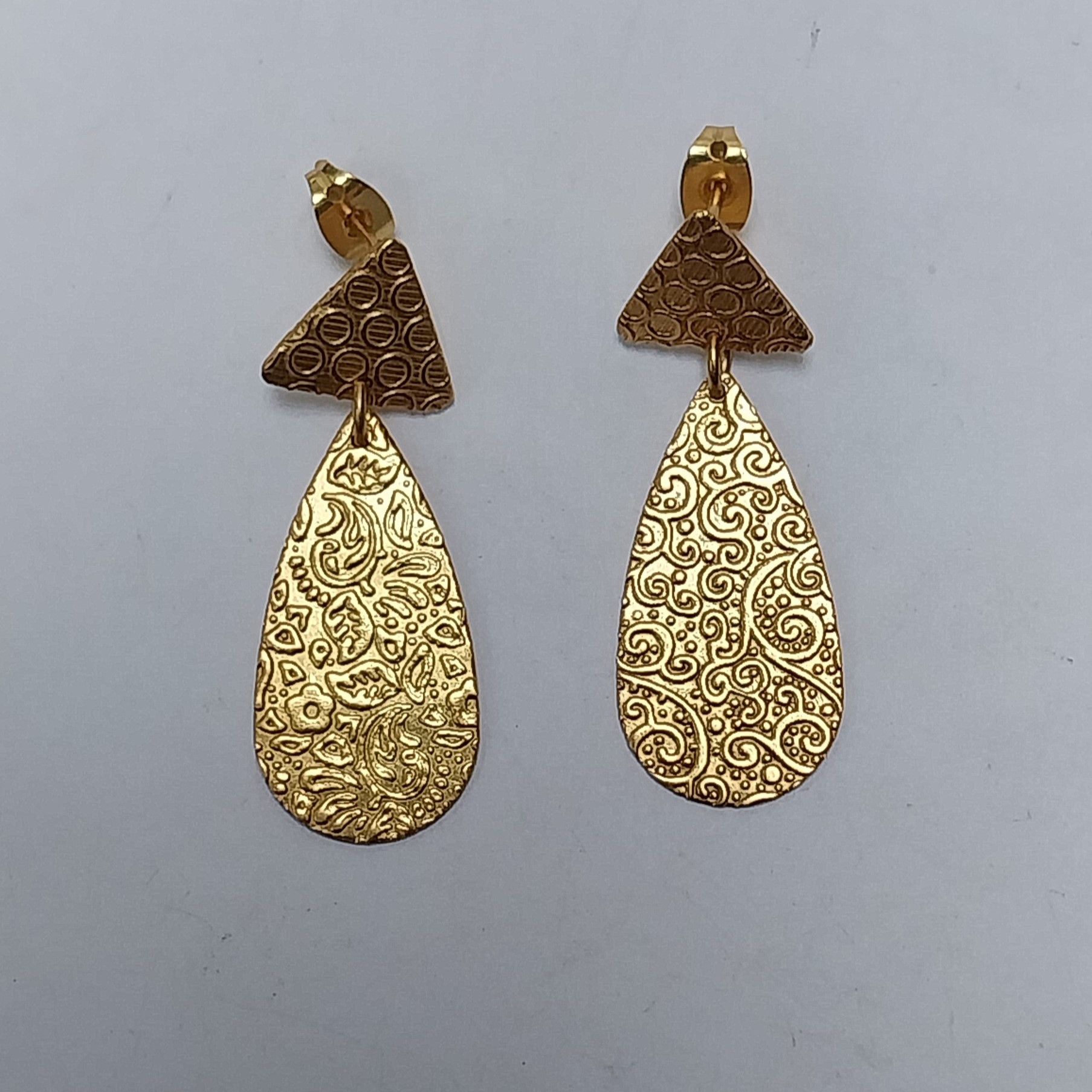 VATAVE 22k GOLD PLATED BRASS EARRING FANCY SHAPE FOR GIRLS AND WOMEN