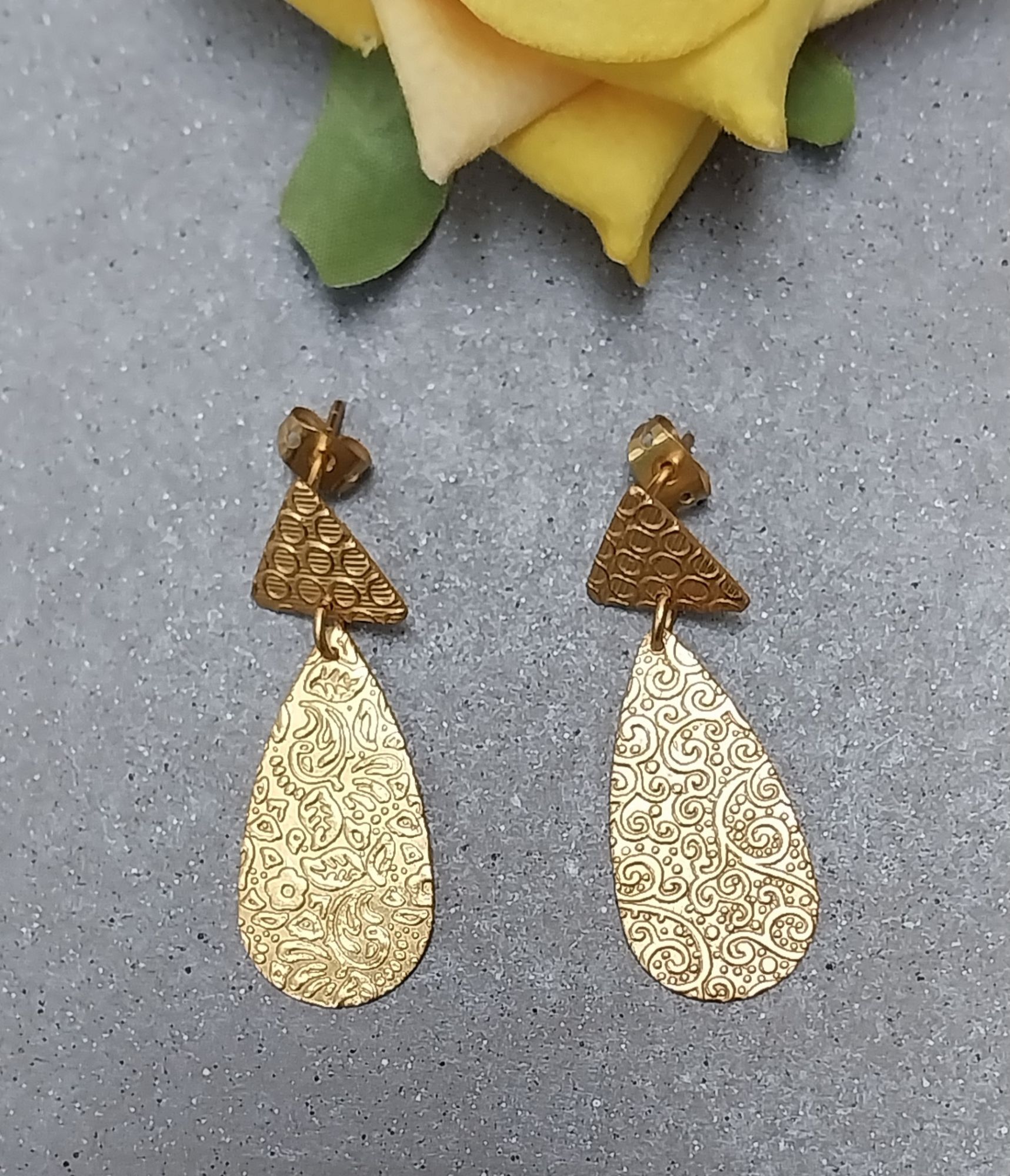 VATAVE 22k GOLD PLATED BRASS EARRING FANCY SHAPE FOR GIRLS AND WOMEN