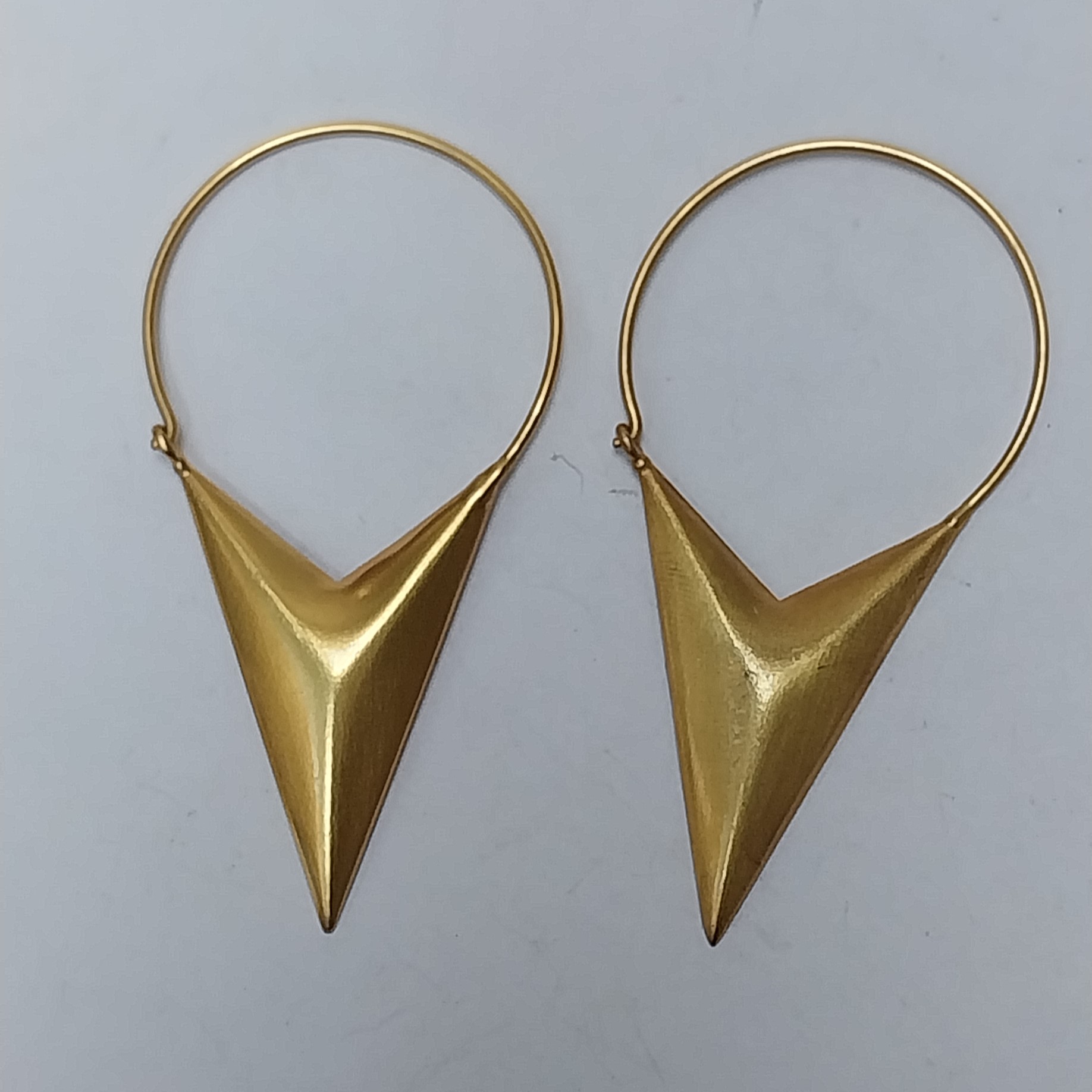 VATAVE ARROW SHAPE 22k GOLD PLATED BRASS JEWELRY EARRING FOR GIRLS AND WOMEN