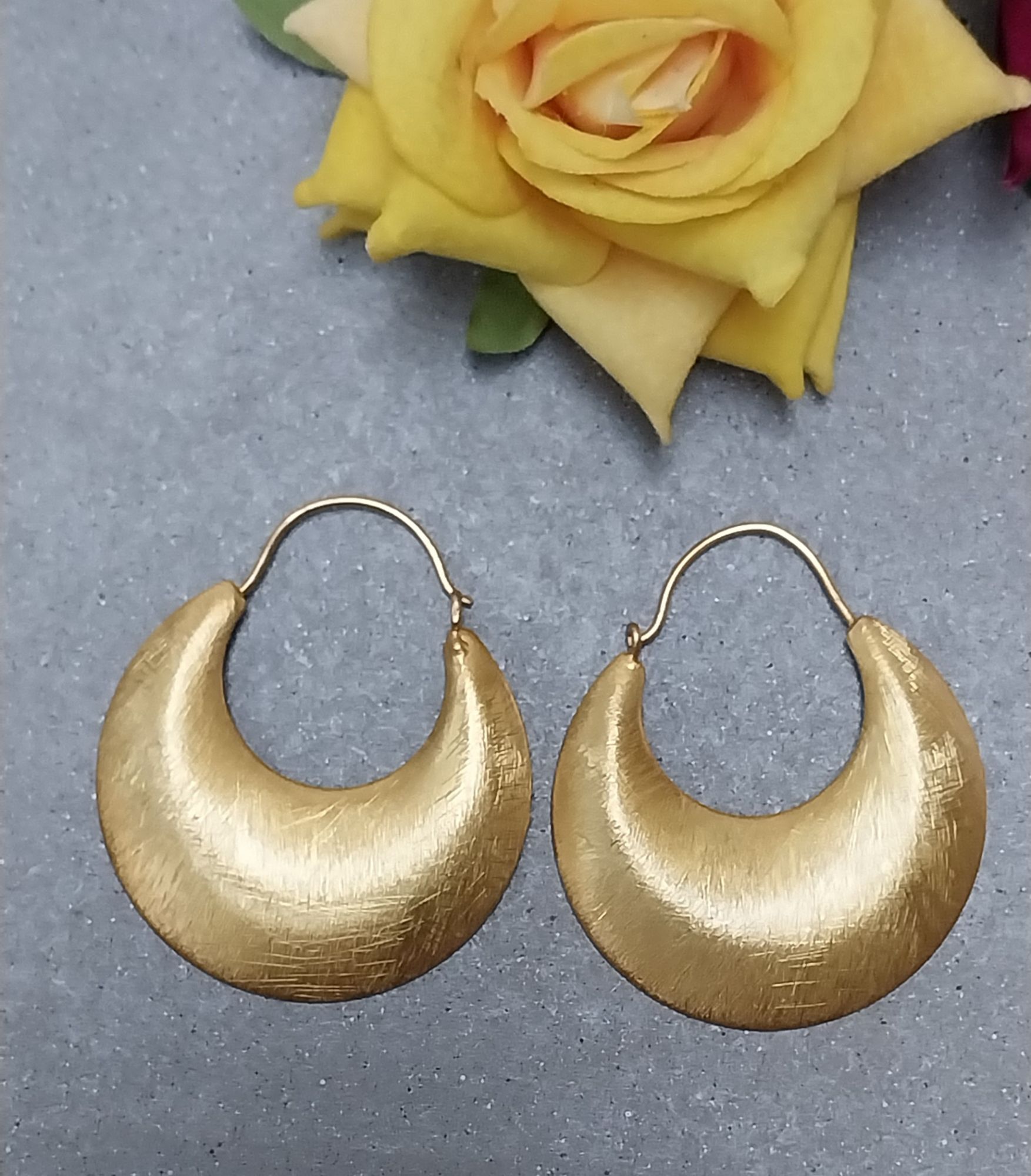 VATAVE 22k GOLD PLATED HALF CIRCLE BRASS EARRING FOR GIRLS AND WOMEN