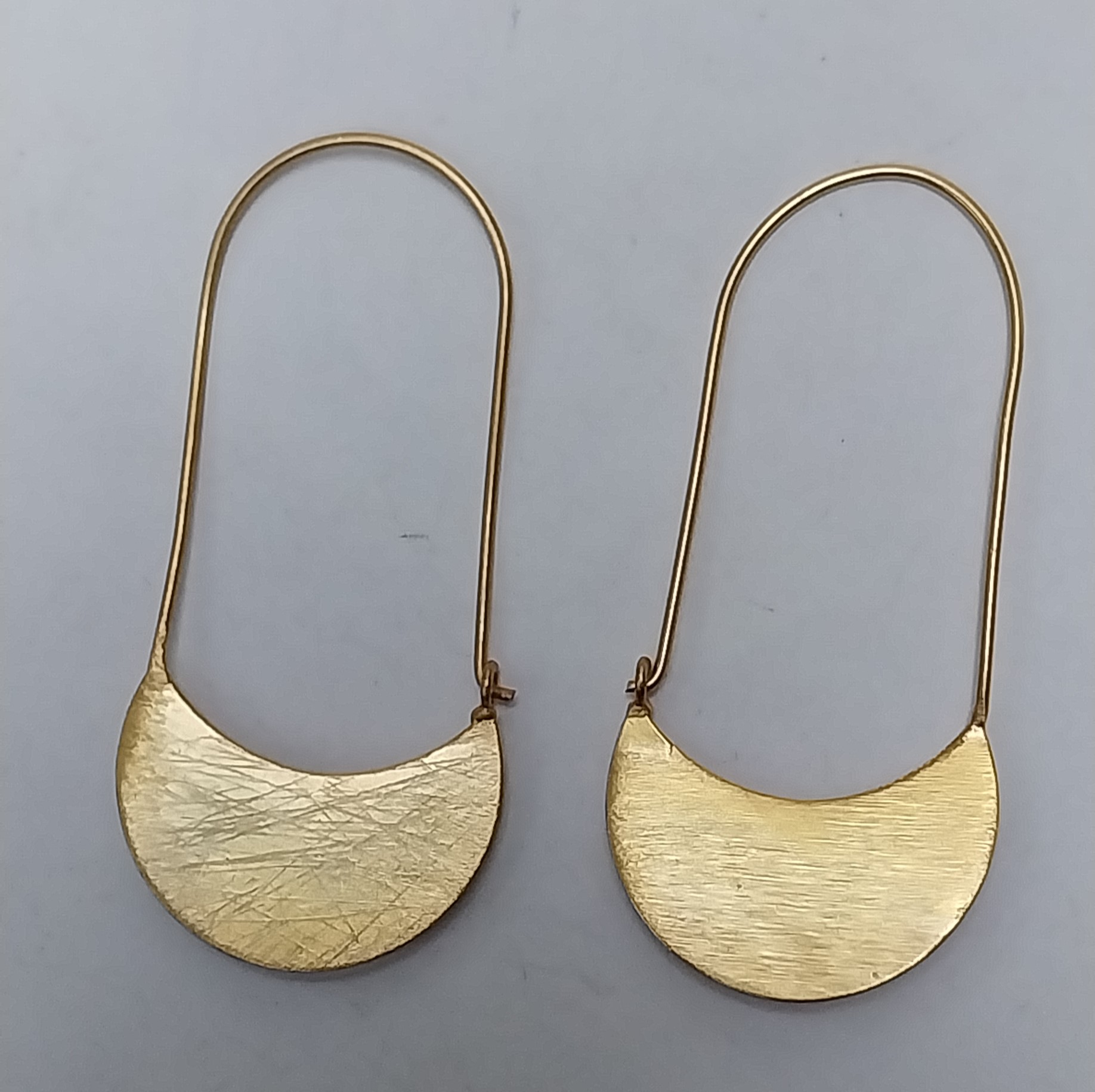 VATAVE 22k GOLD PLATED HALF CIRCLE BRASS EARRING FOR GIRLS AND WOMEN