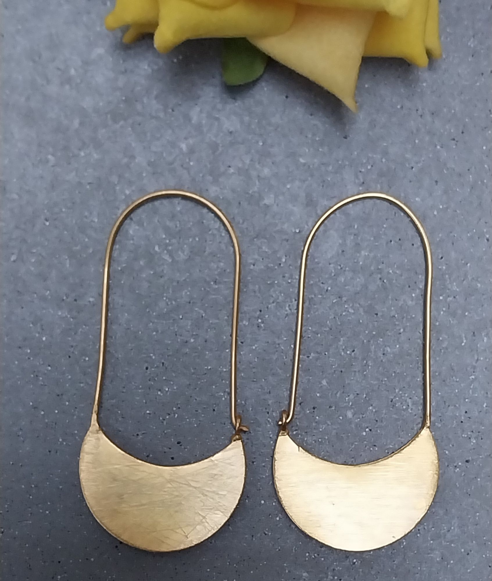 VATAVE 22k GOLD PLATED HALF CIRCLE BRASS EARRING FOR GIRLS AND WOMEN