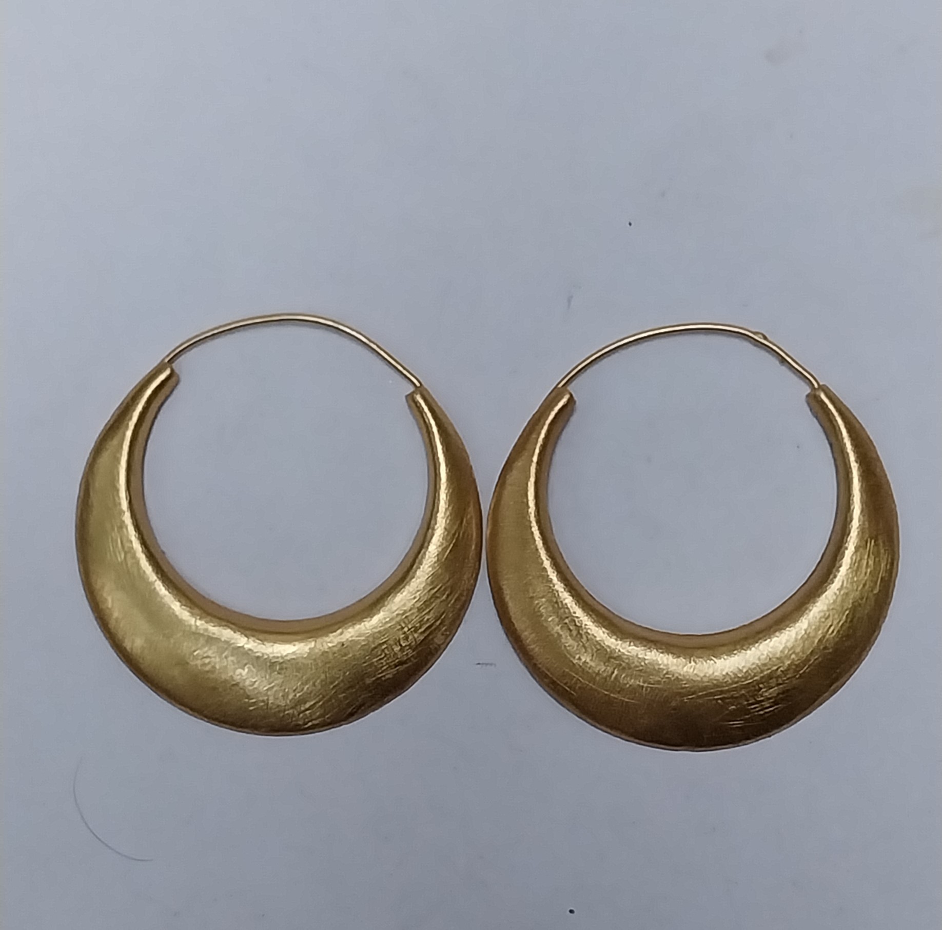 VATAVE HANDMADE CIRCLE SHAPE 22k GOLD PLATED EARRING FOR LADIES FOR ALL OCASSION