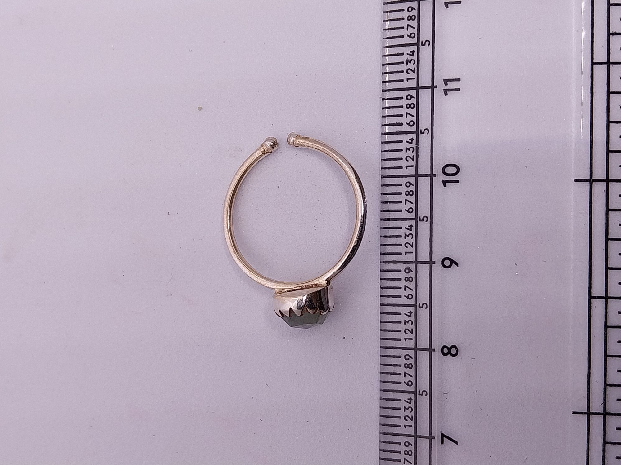 925 SILVER EARRING WITH GREEN AVENTURIAN GEMSTONE FOR ALL GIRLS AND LADIES